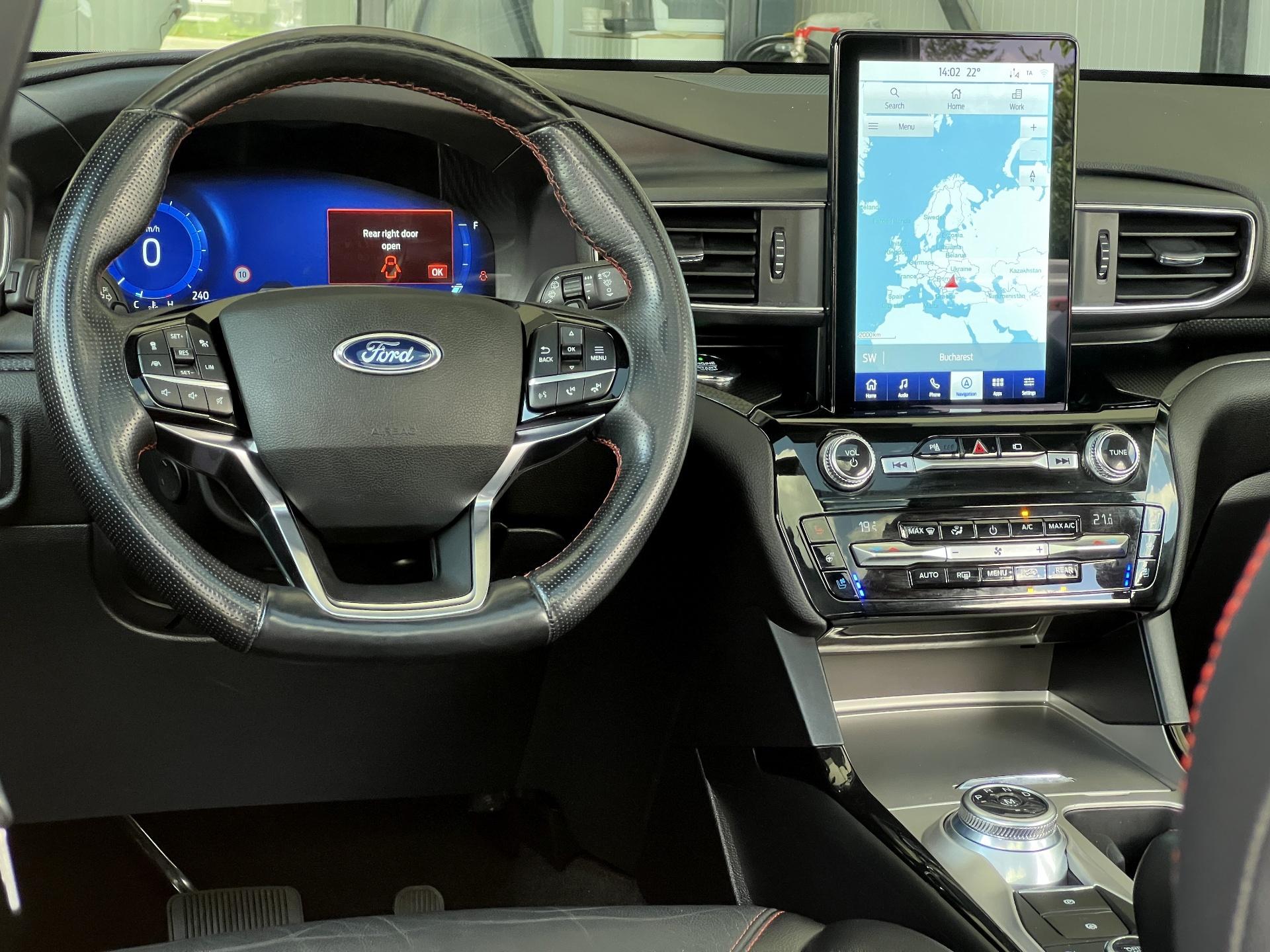Ford-Explorer