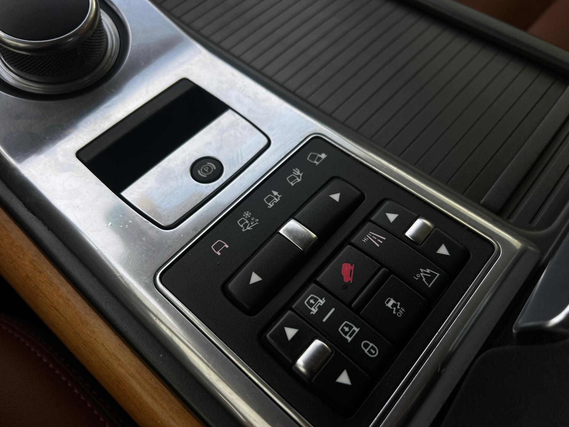 Land Rover-Range Rover Sport