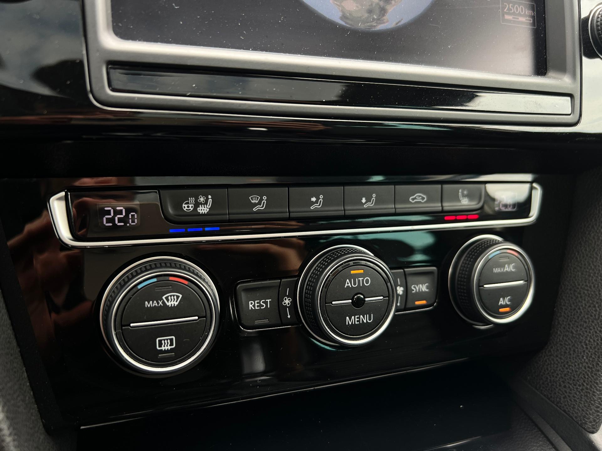 Volkswagen-Passat Alltrack