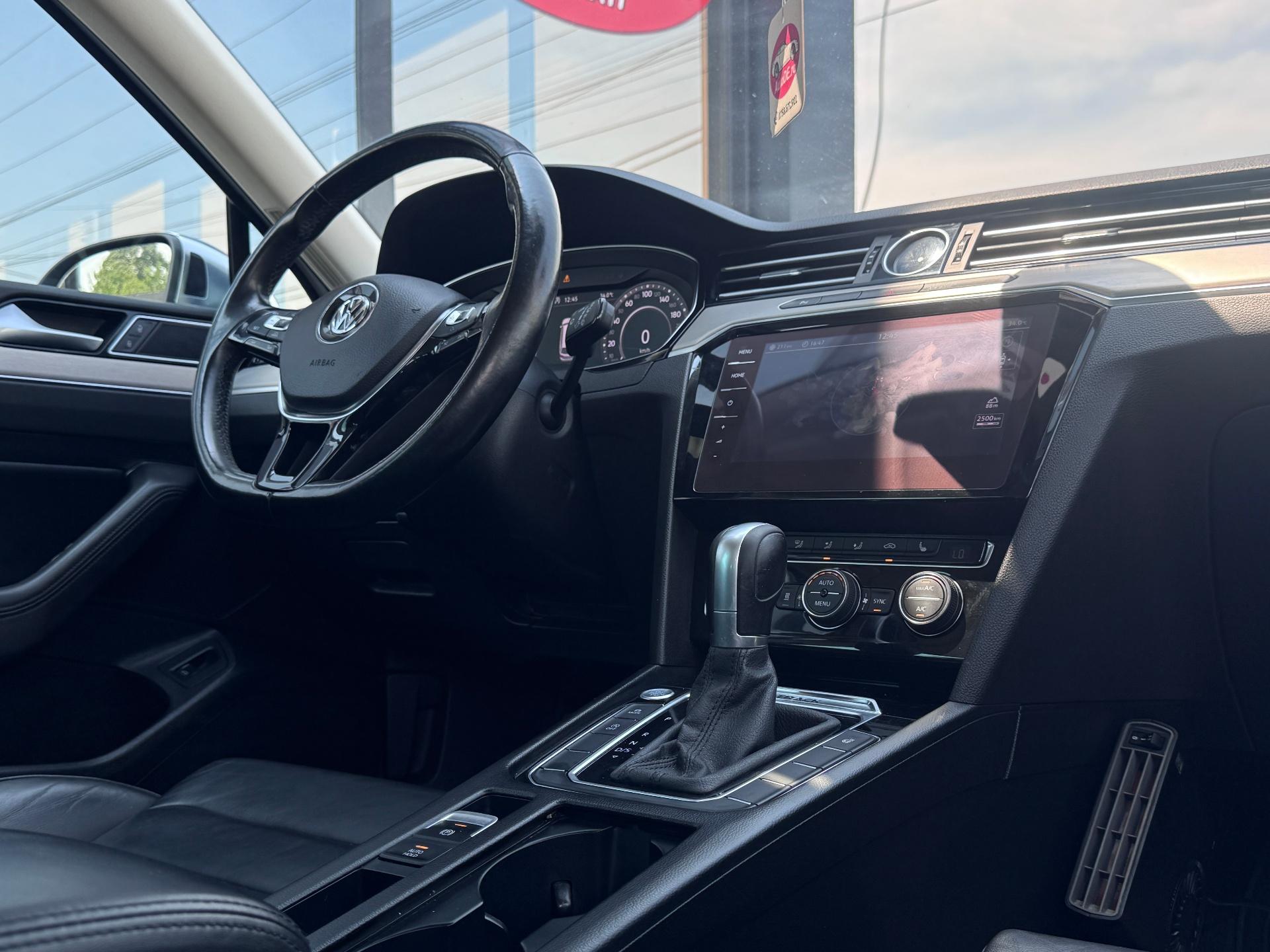 Volkswagen-Passat Alltrack