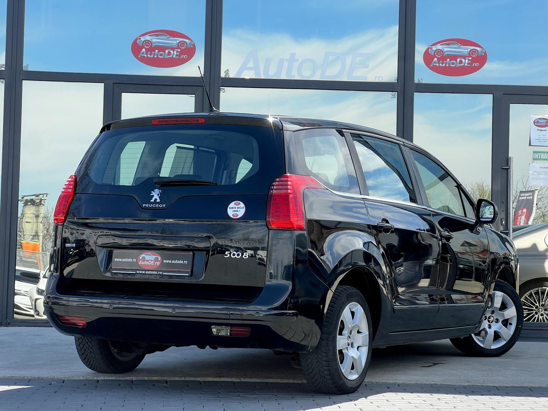 Peugeot-5008