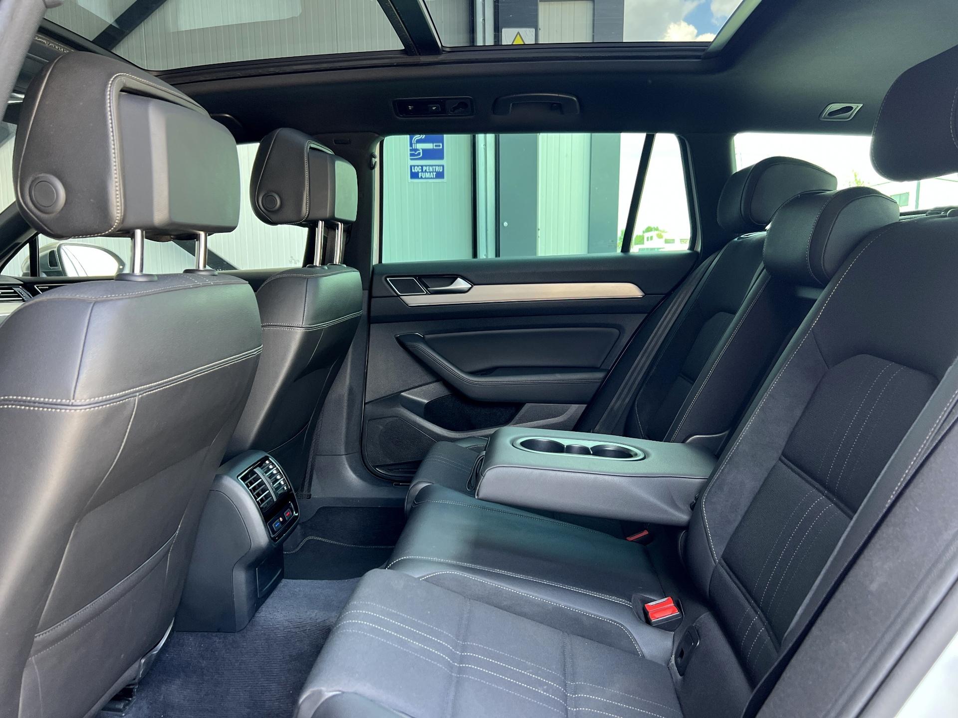Volkswagen-Passat Alltrack