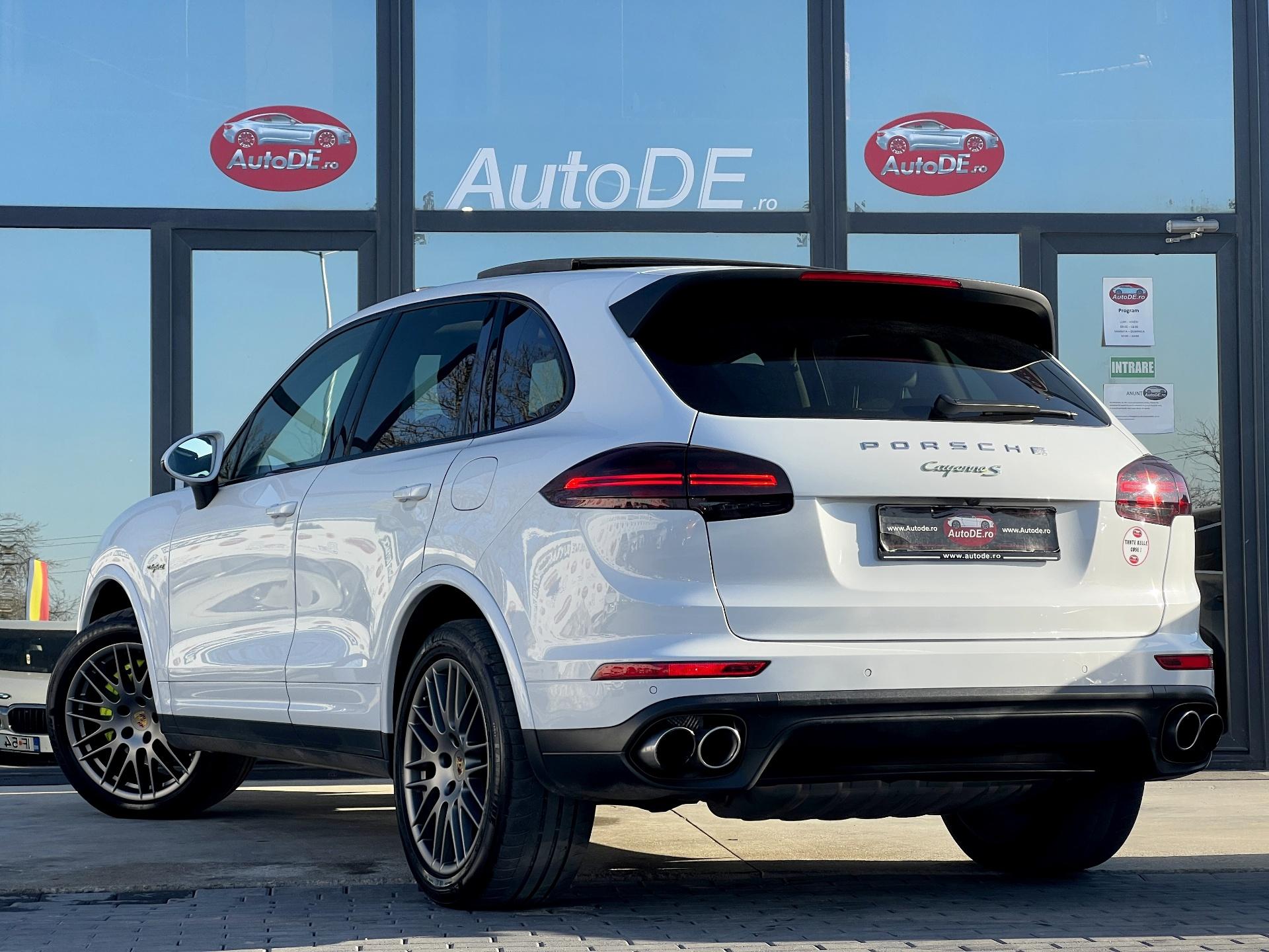 Porsche-Cayenne