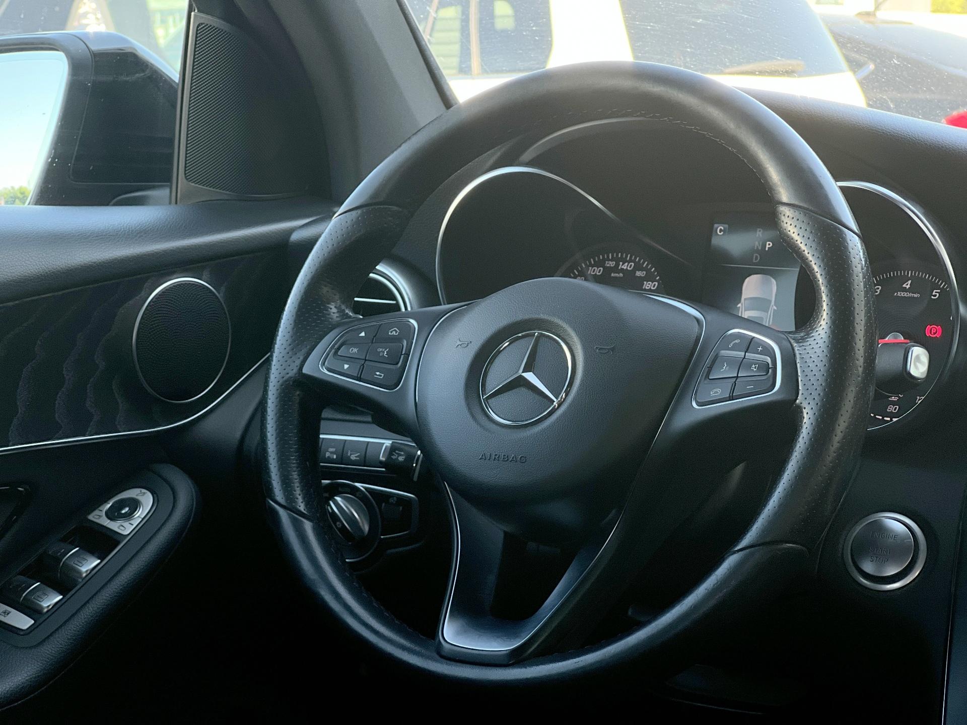 Mercedes-Benz-GLC-COUPE