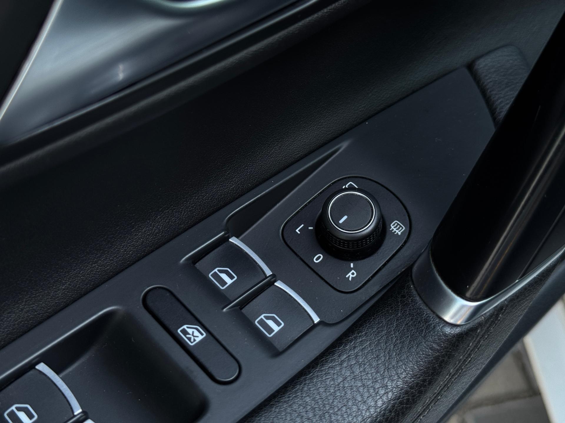 Volkswagen-Passat CC