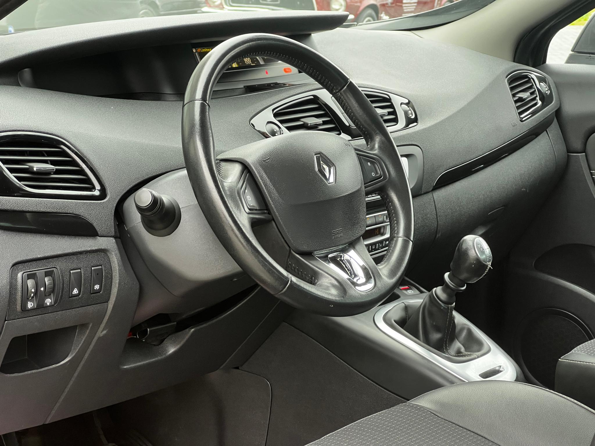 Renault-Scenic