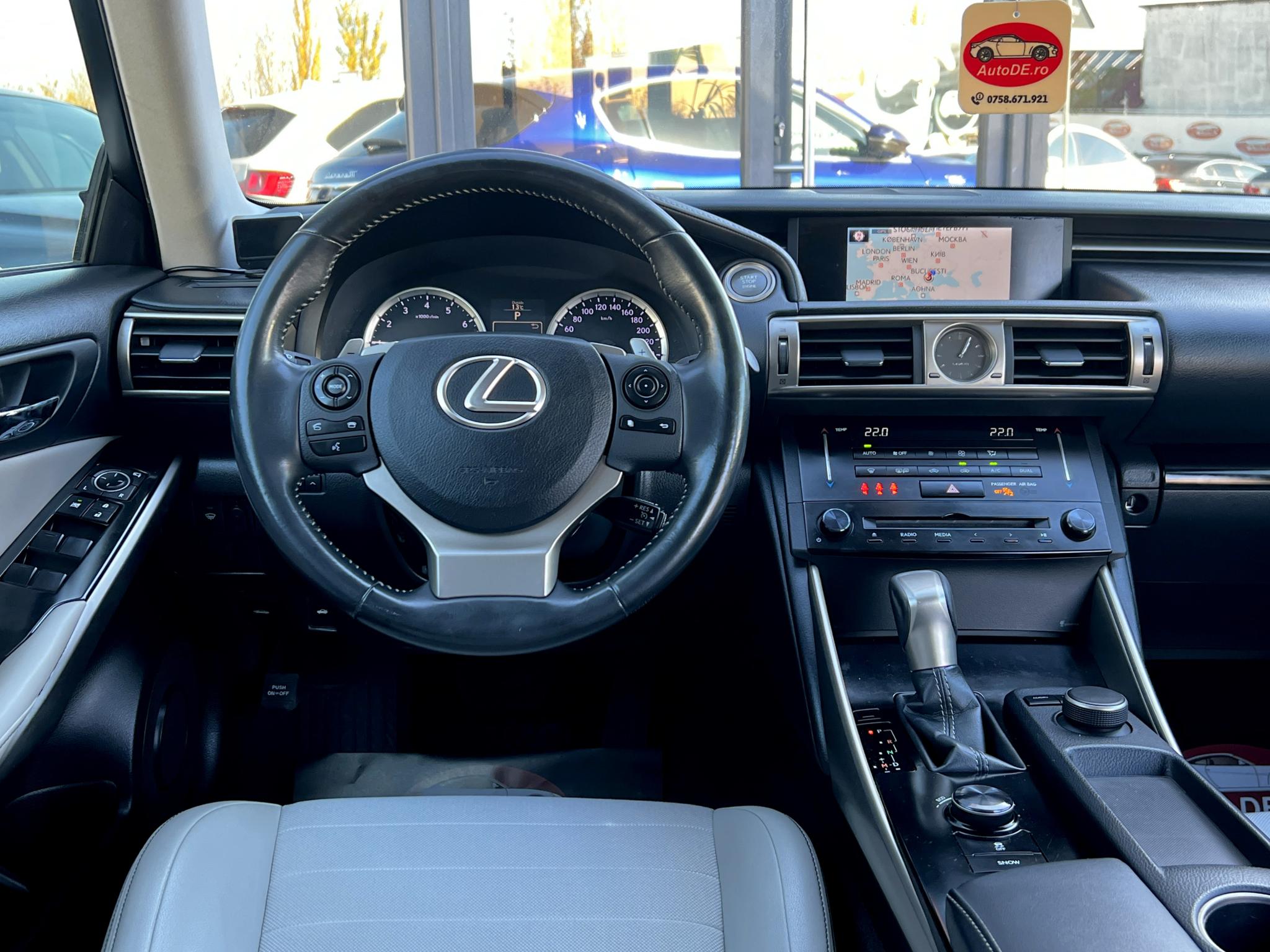 Lexus-IS