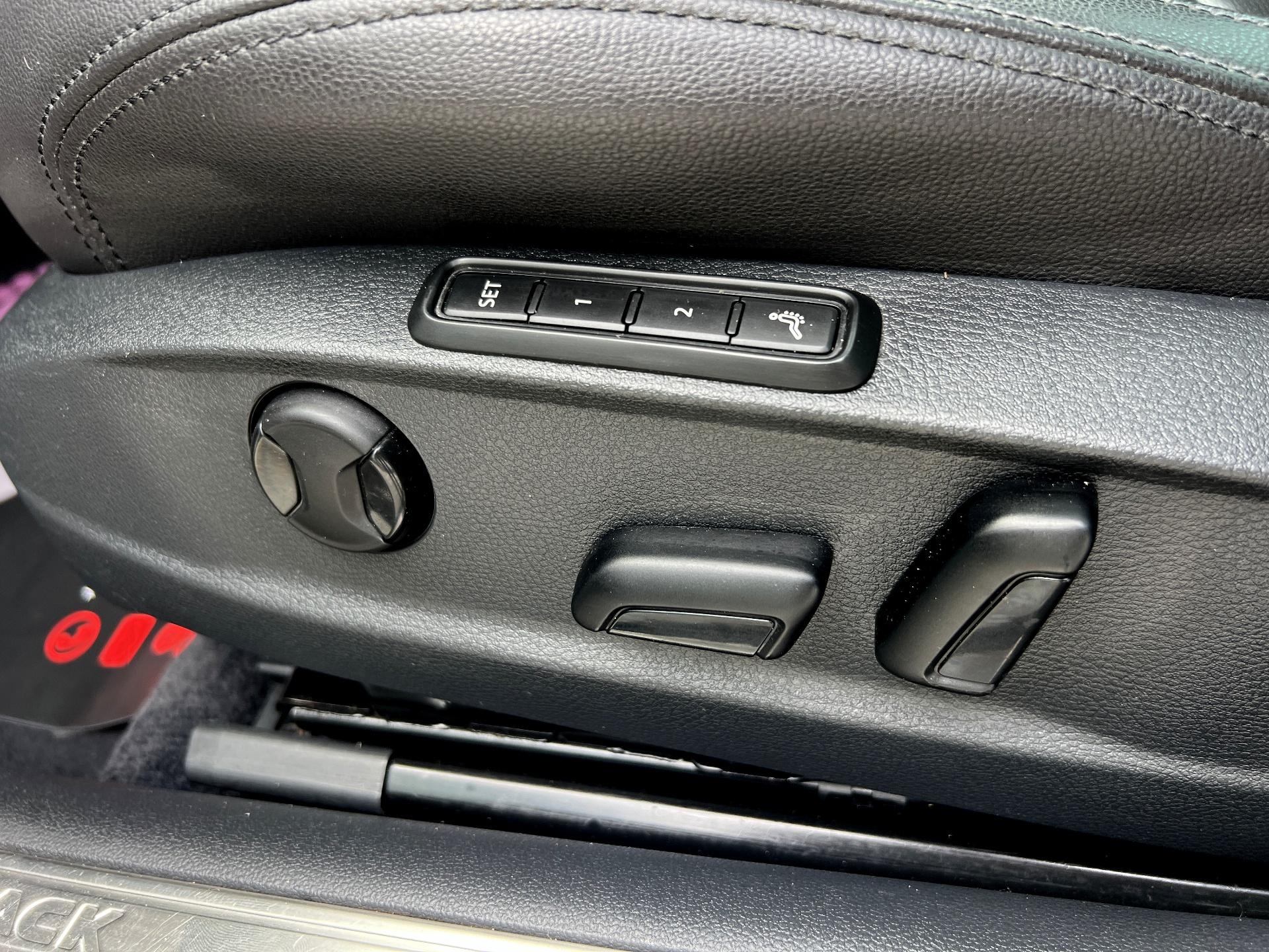 Volkswagen-Passat Alltrack