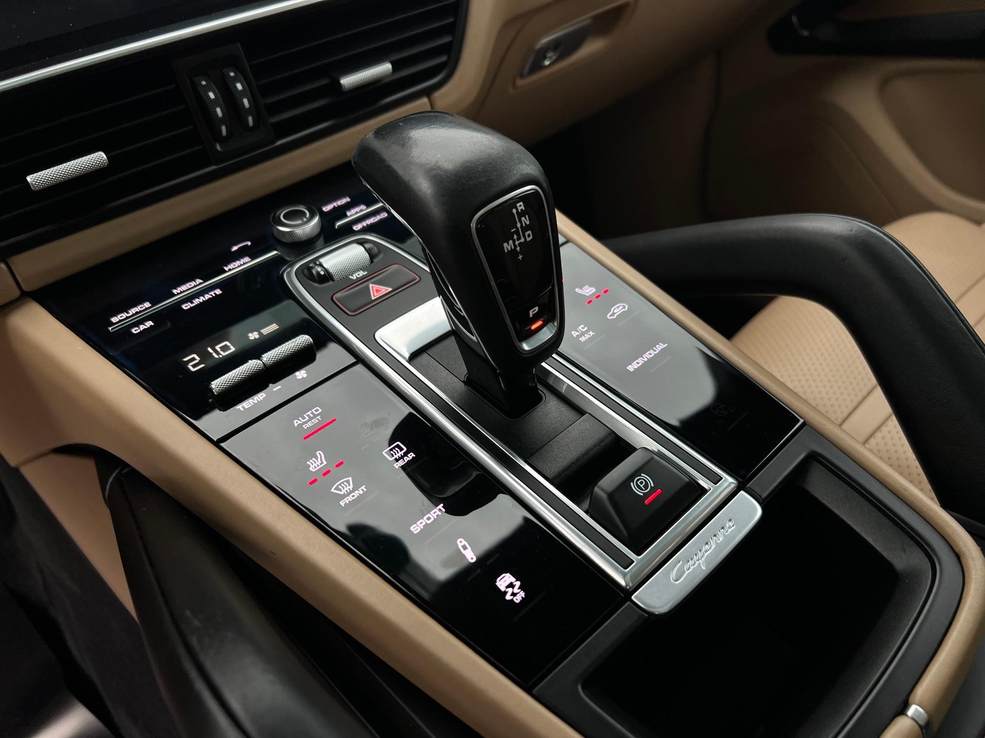 Porsche-Cayenne
