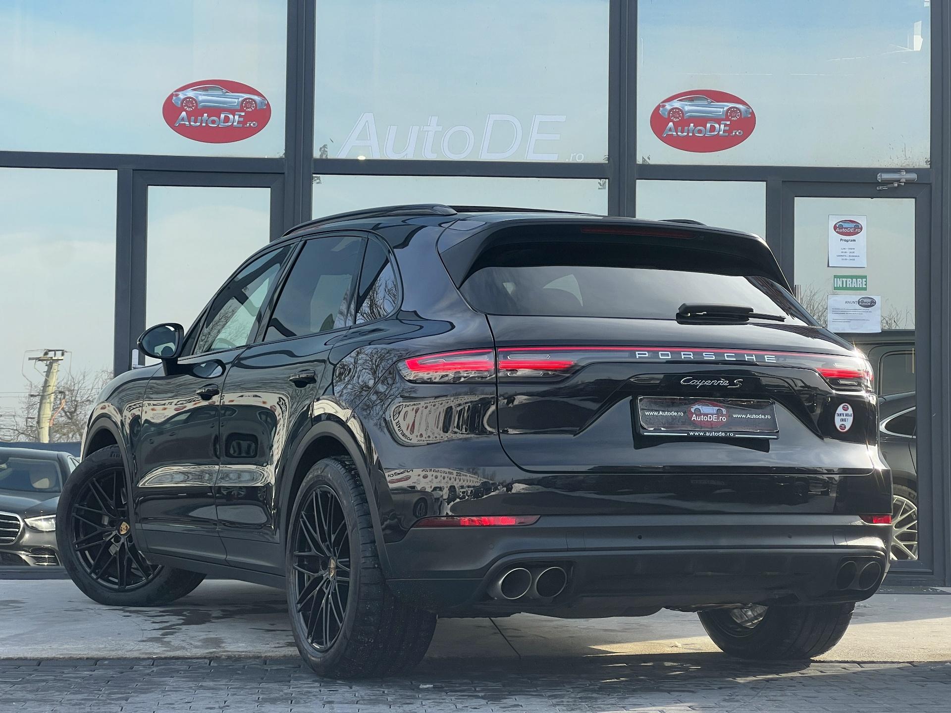 Porsche-Cayenne