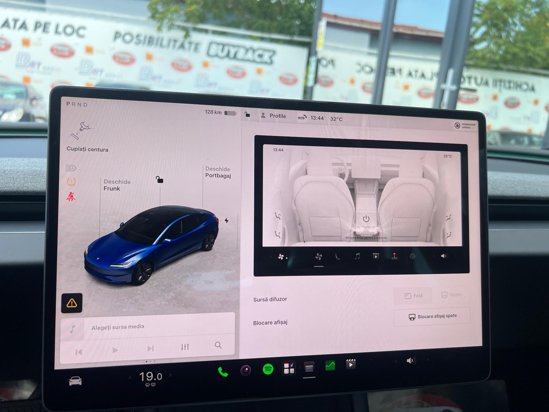 Tesla-Model 3