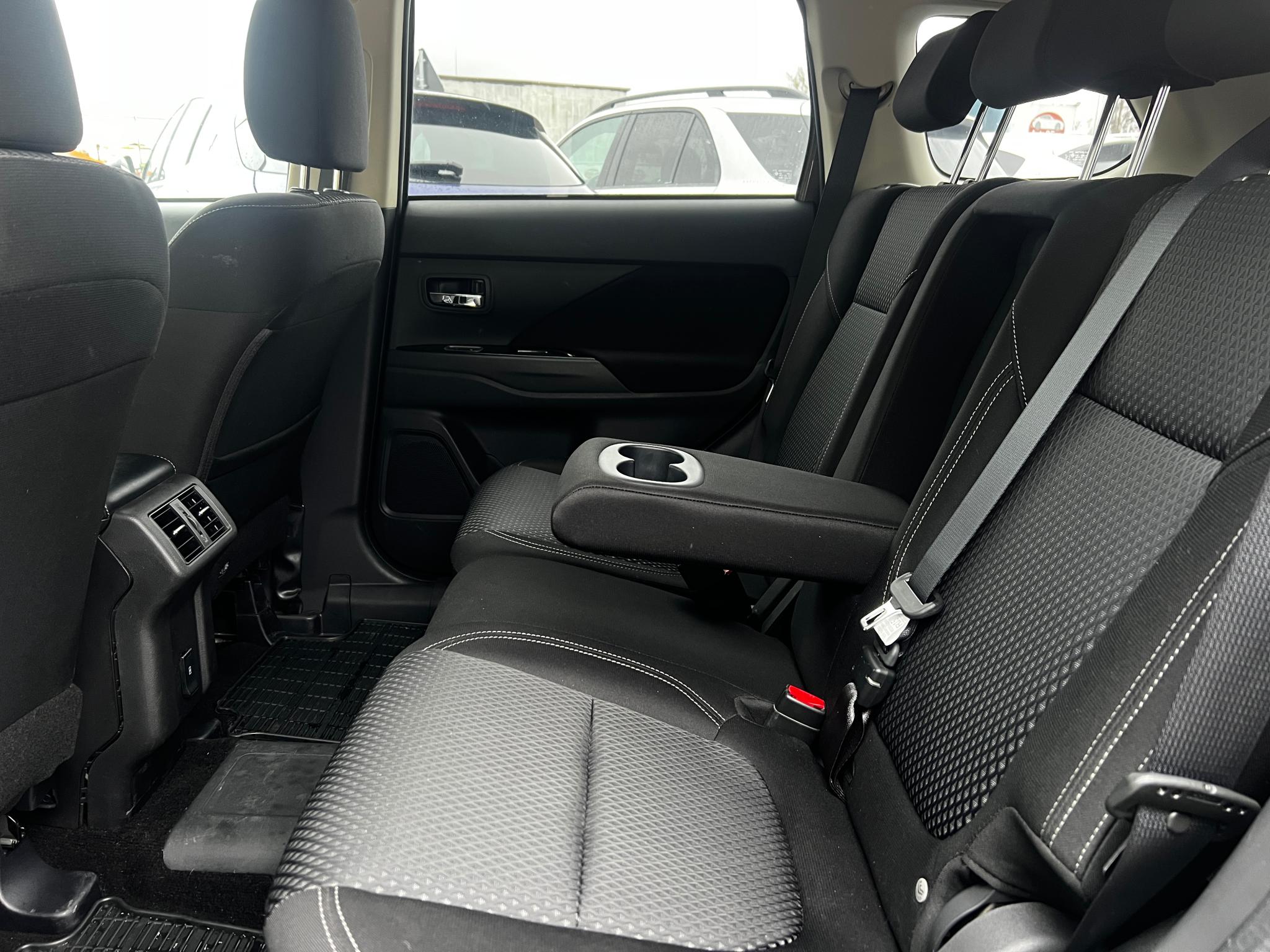 Mitsubishi-Outlander