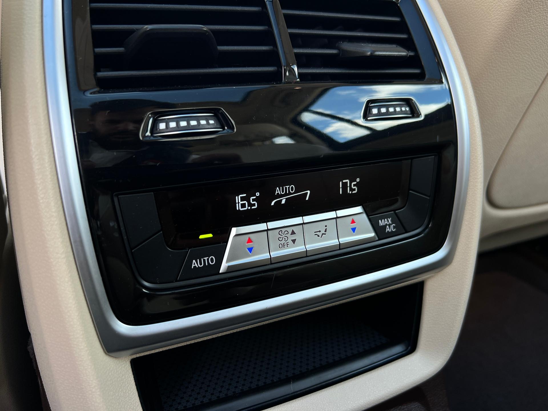 BMW-X7