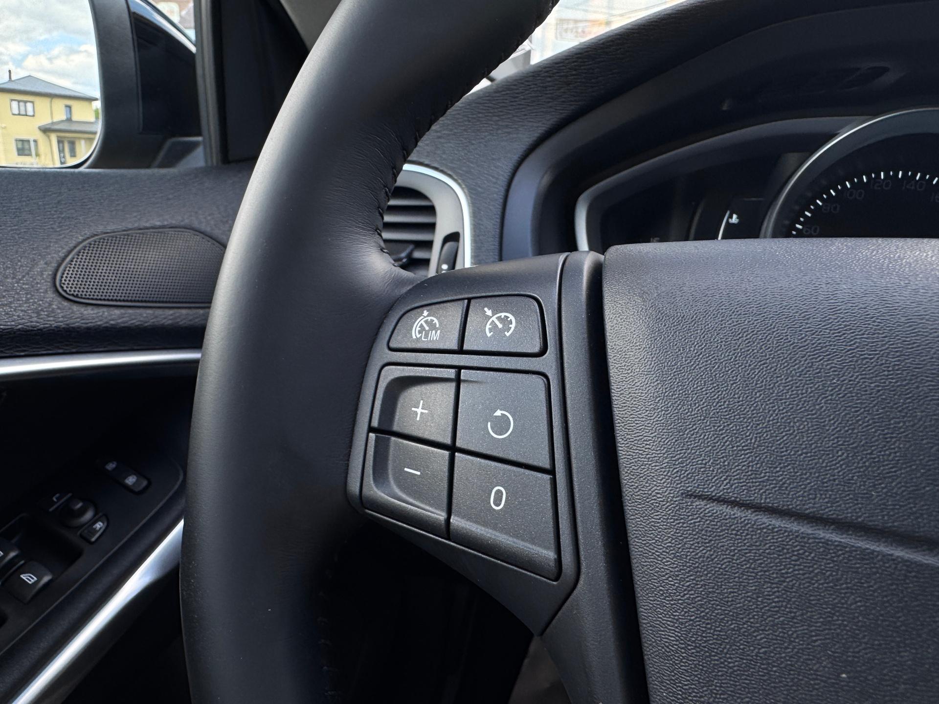 Volvo-V40