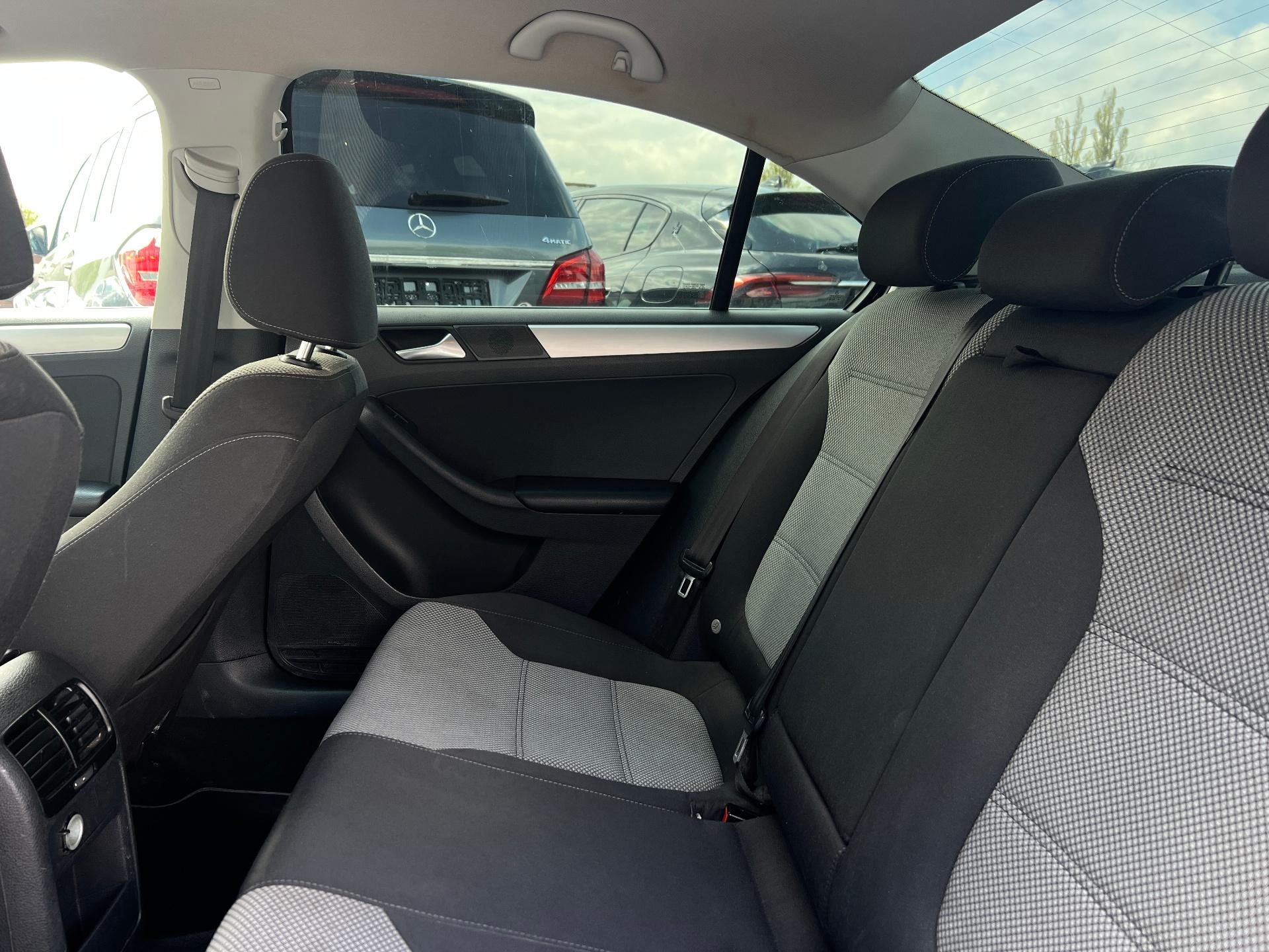 Volkswagen-Jetta