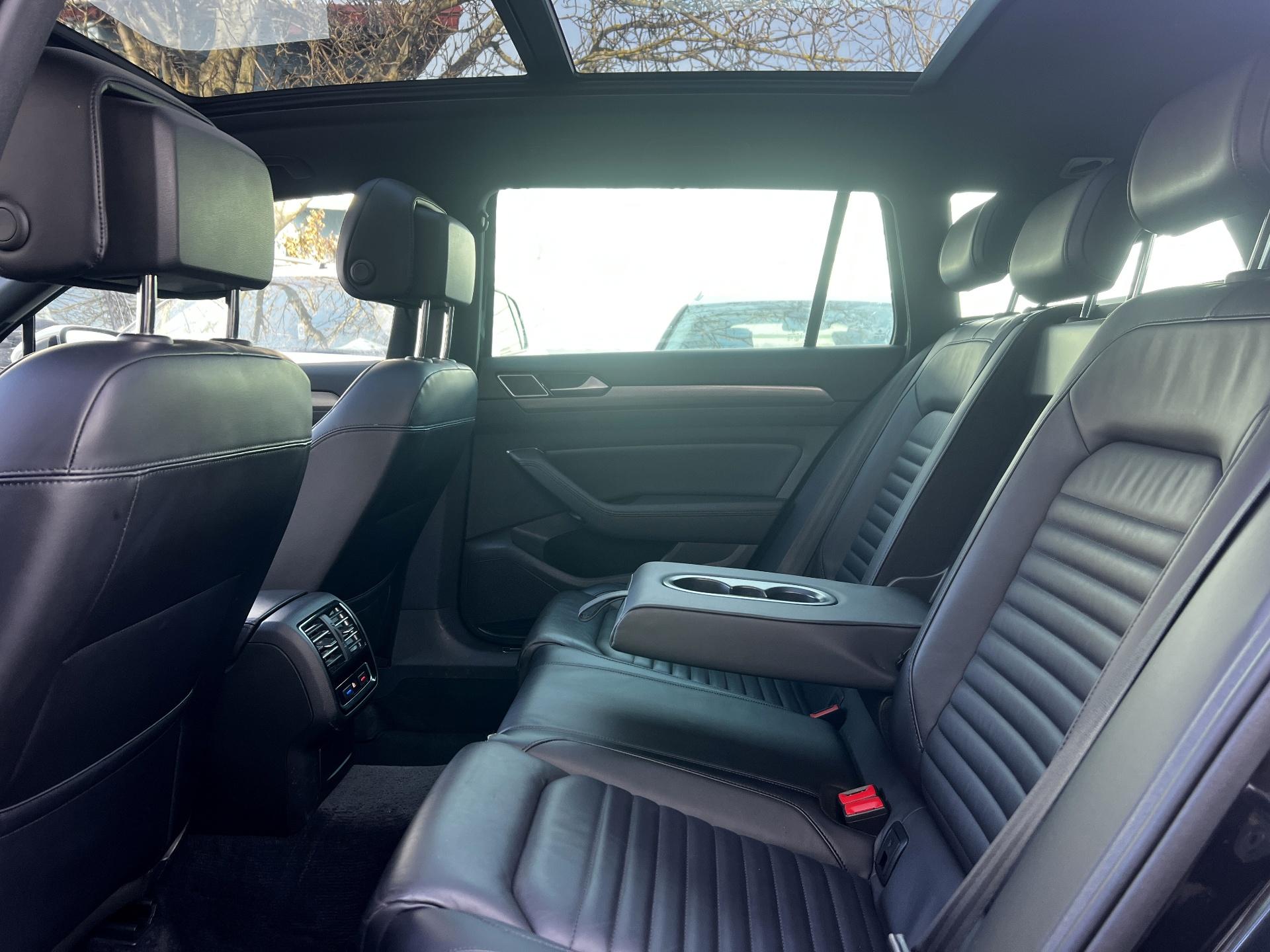 Volkswagen-Passat Alltrack