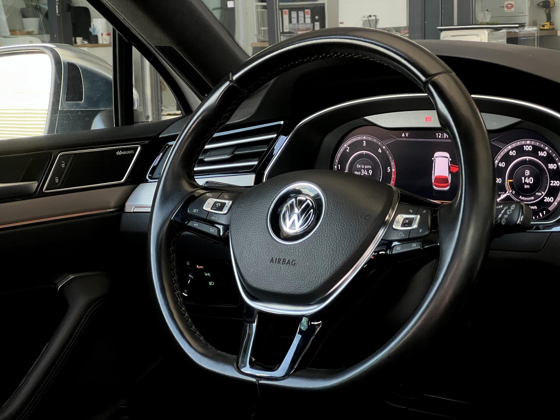 Volkswagen-Passat Alltrack