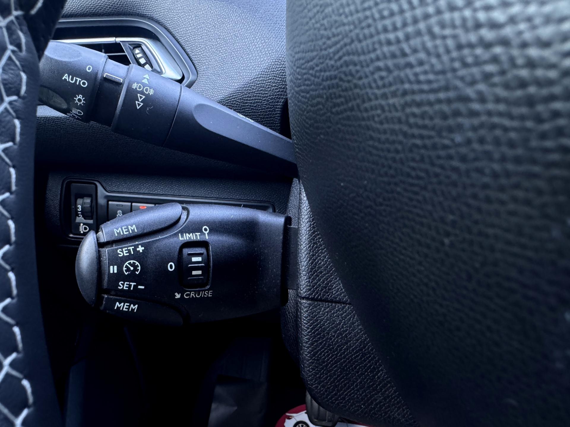 Peugeot-308