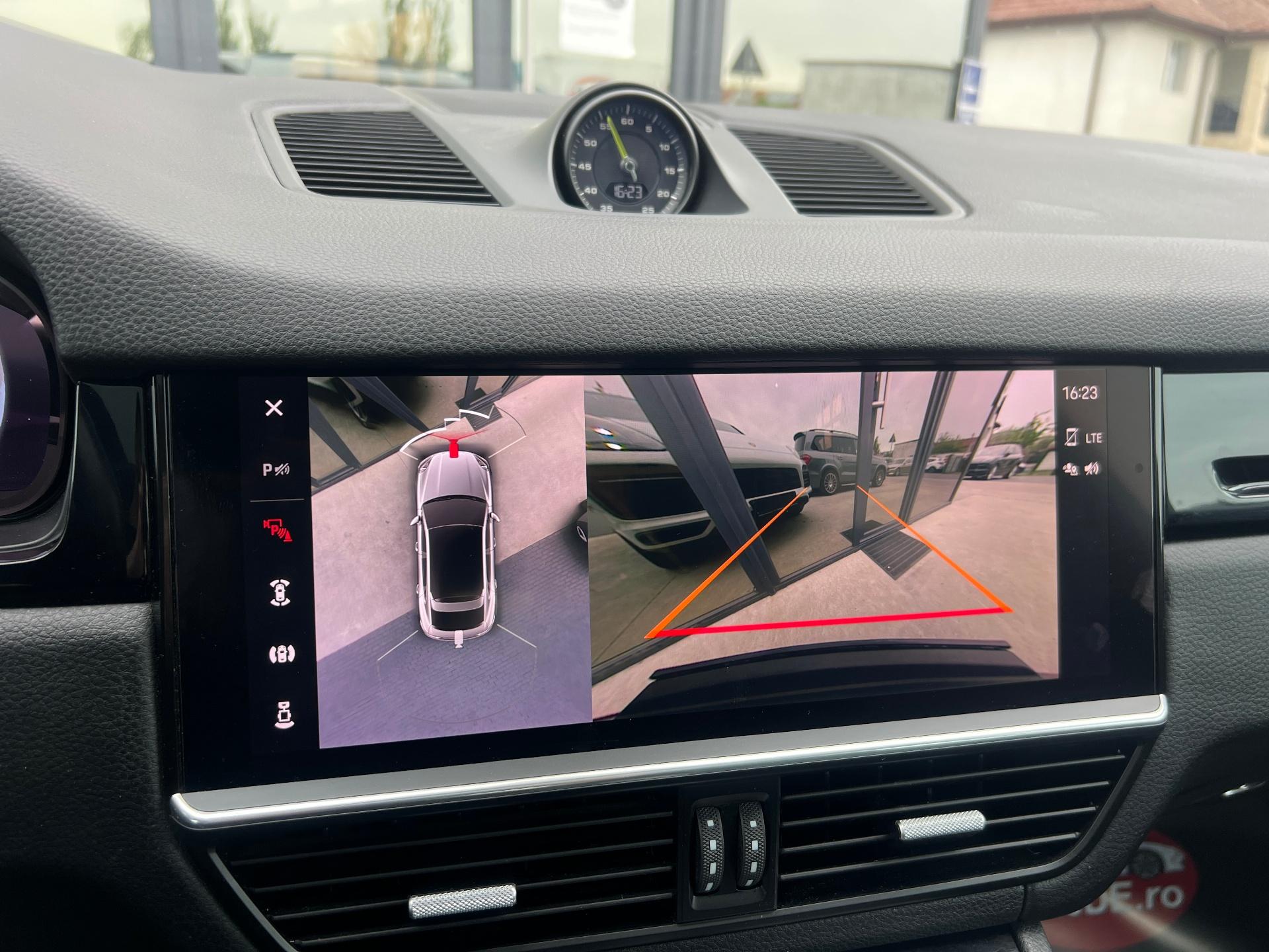 Porsche-Cayenne