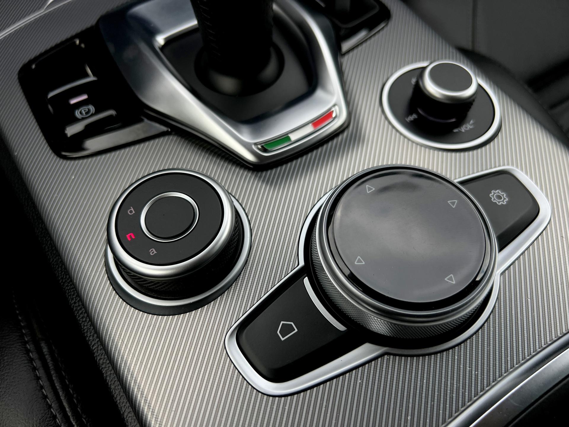 Alfa Romeo-Stelvio