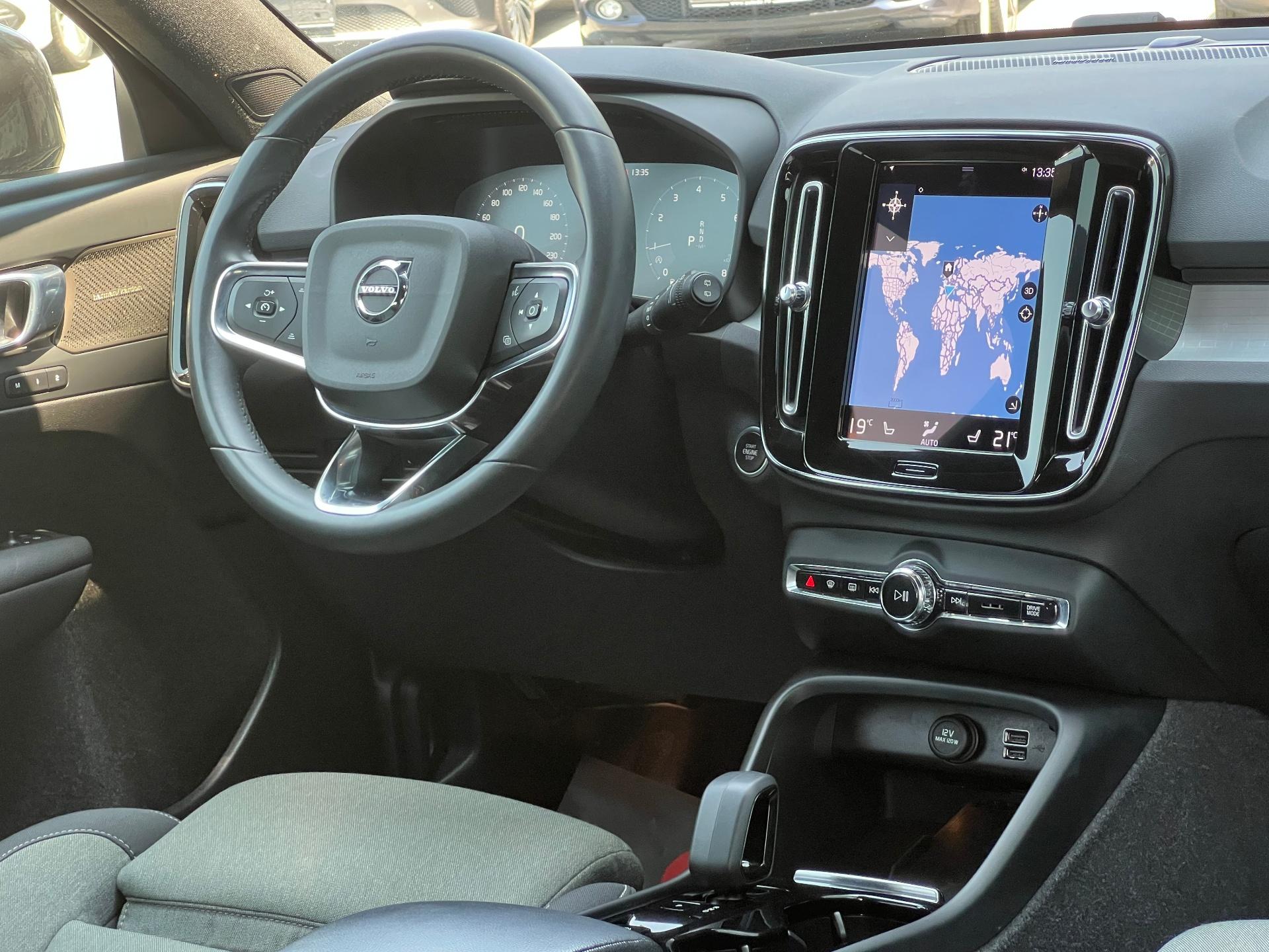 Volvo-XC 40