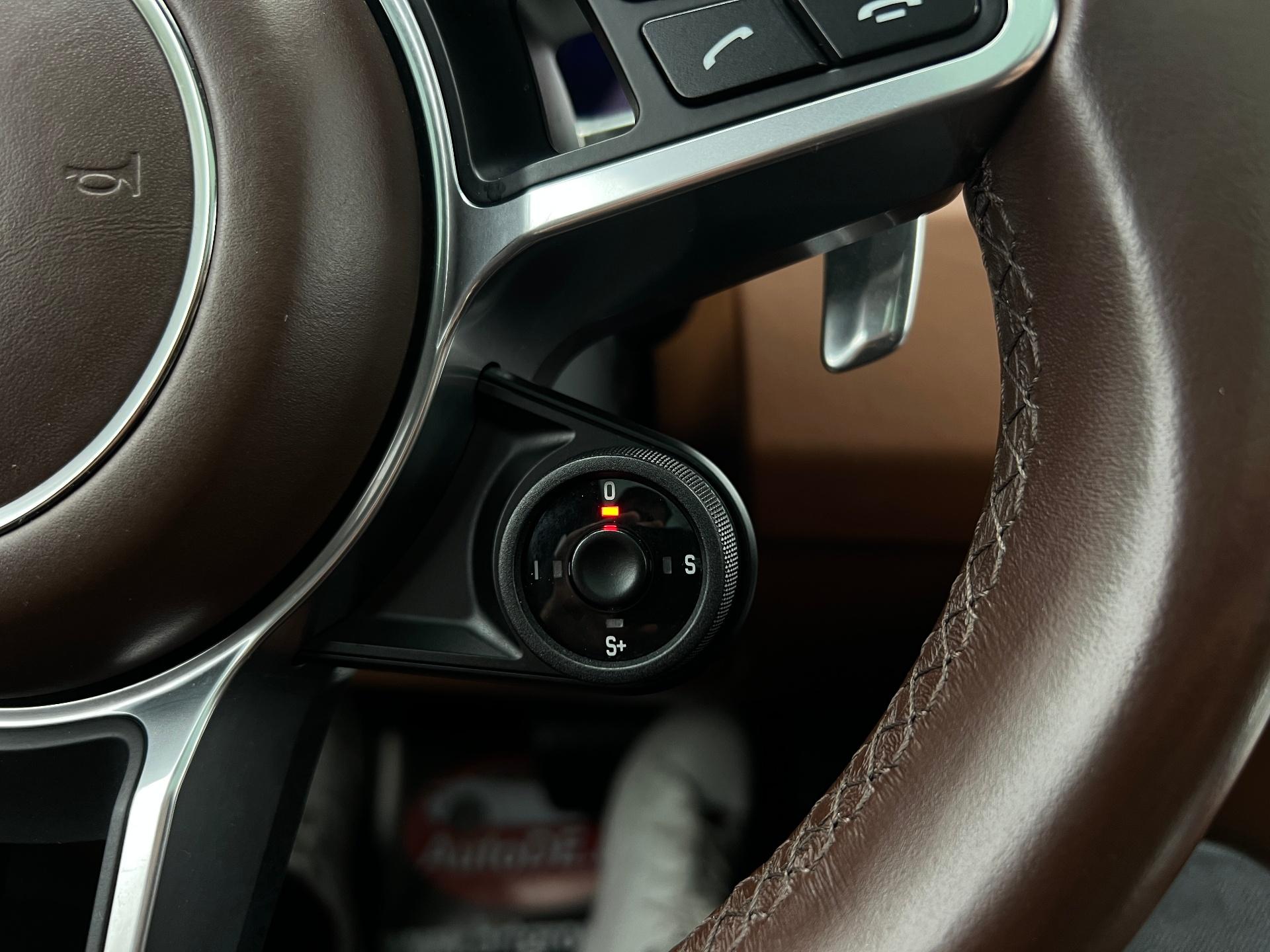 Porsche-Cayenne