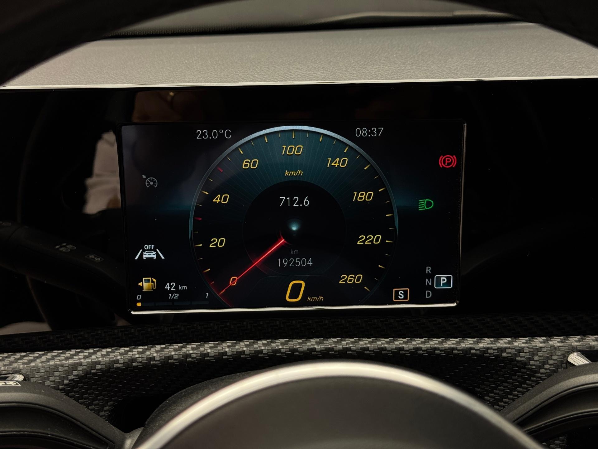 Mercedes-Benz-CLA 180