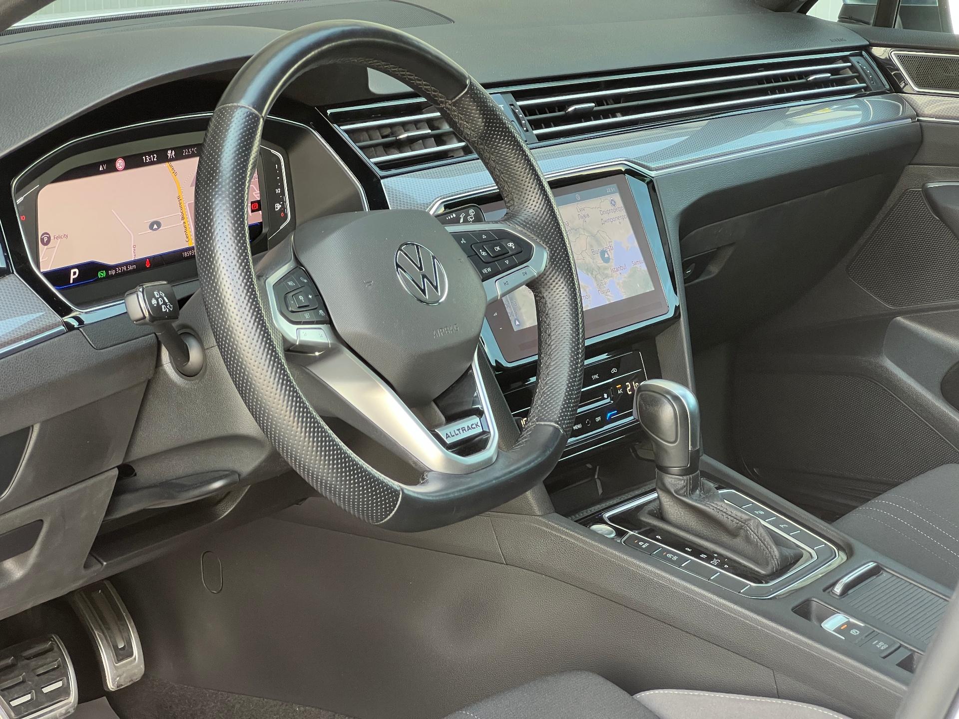 Volkswagen-Passat Alltrack