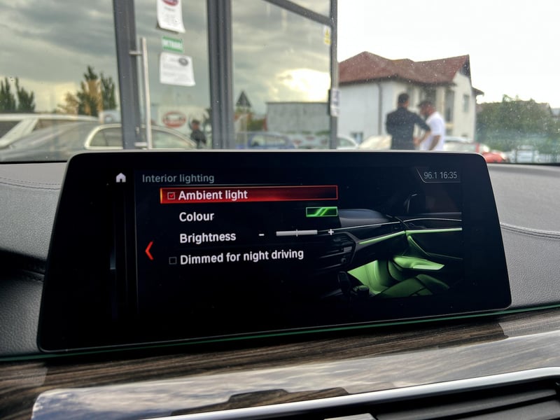 Car Thumb