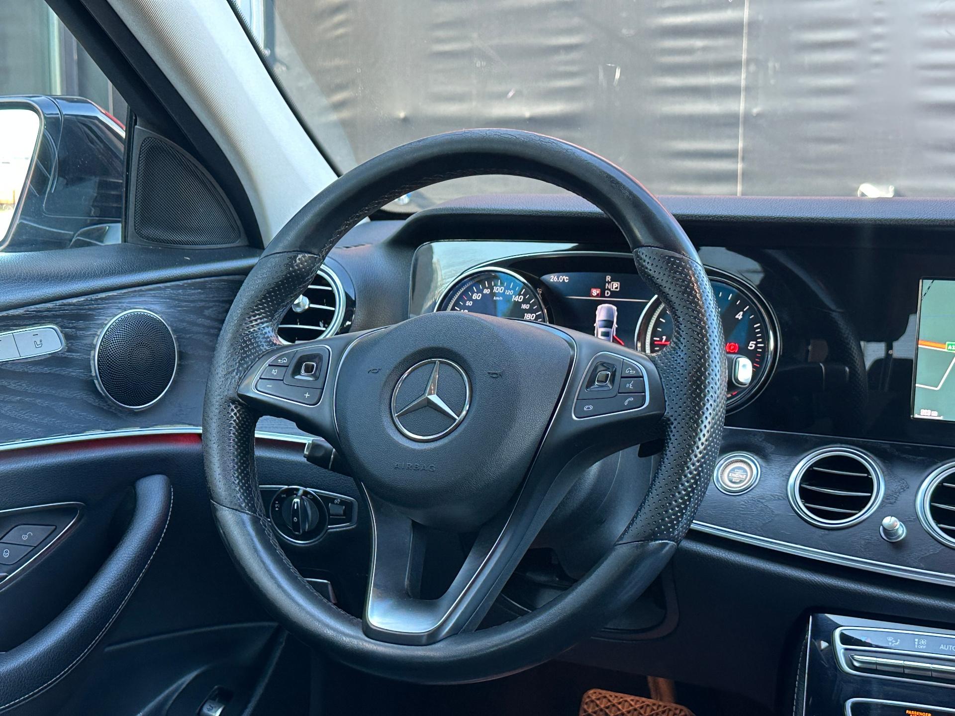 Mercedes-Benz-E