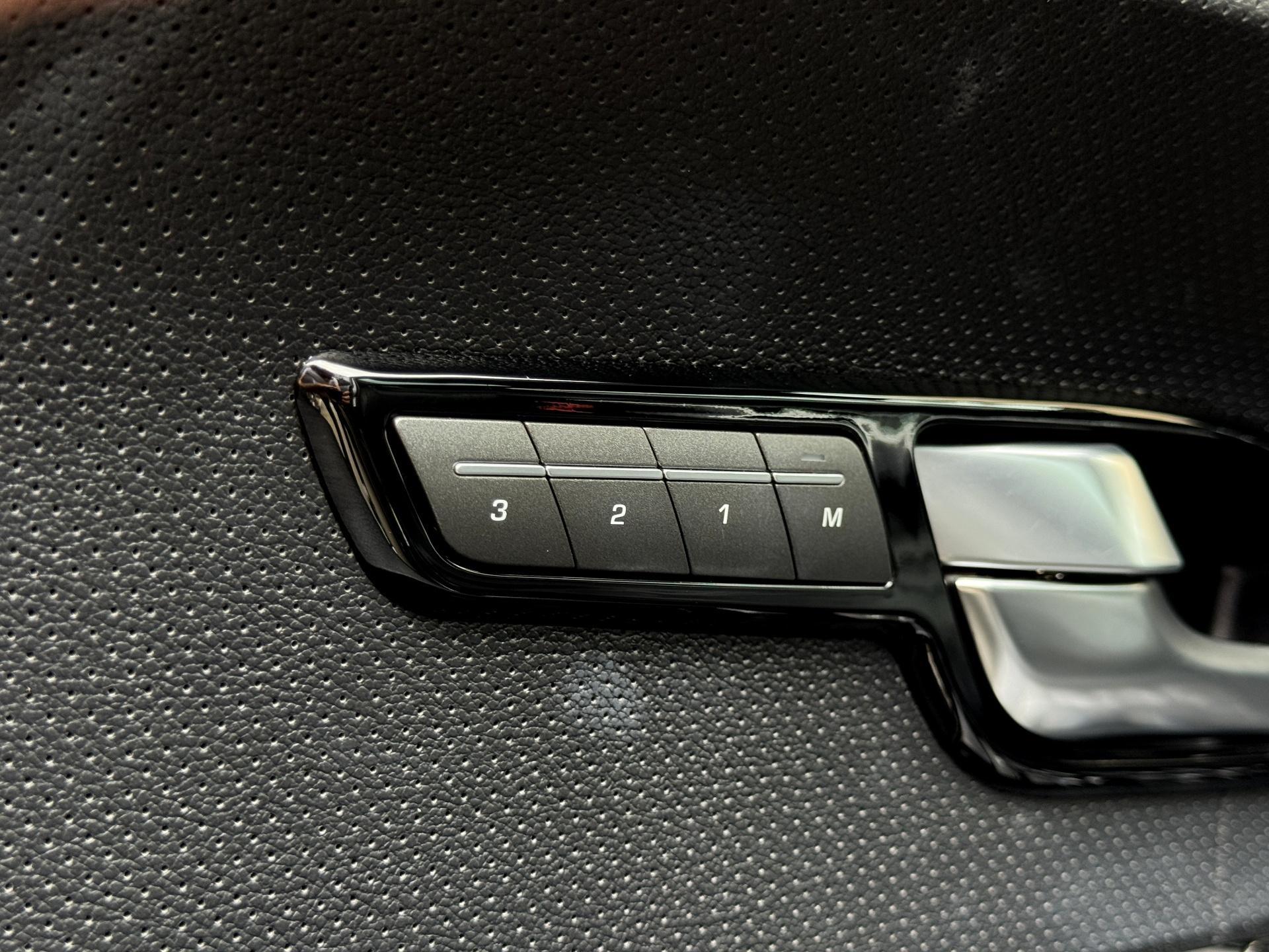 Land Rover-Range Rover Evoque
