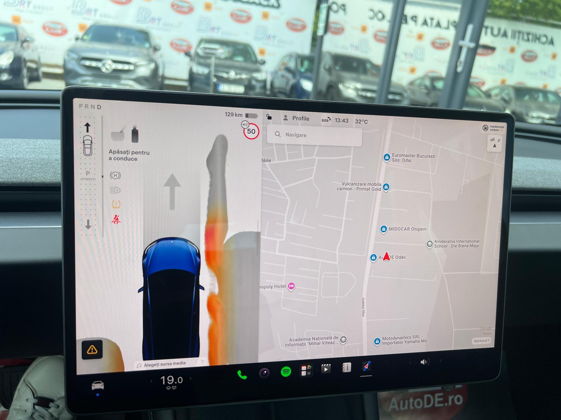 Tesla-Model 3