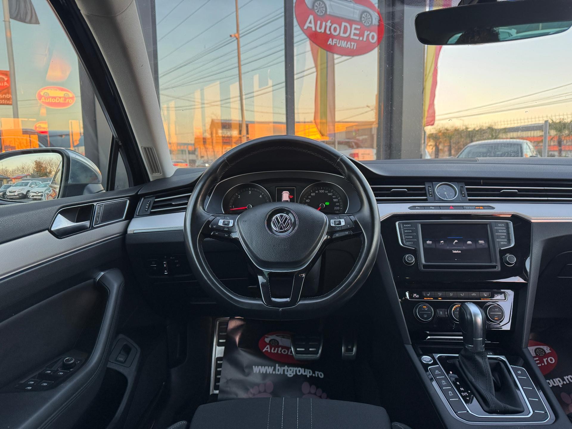 Volkswagen-Passat Alltrack