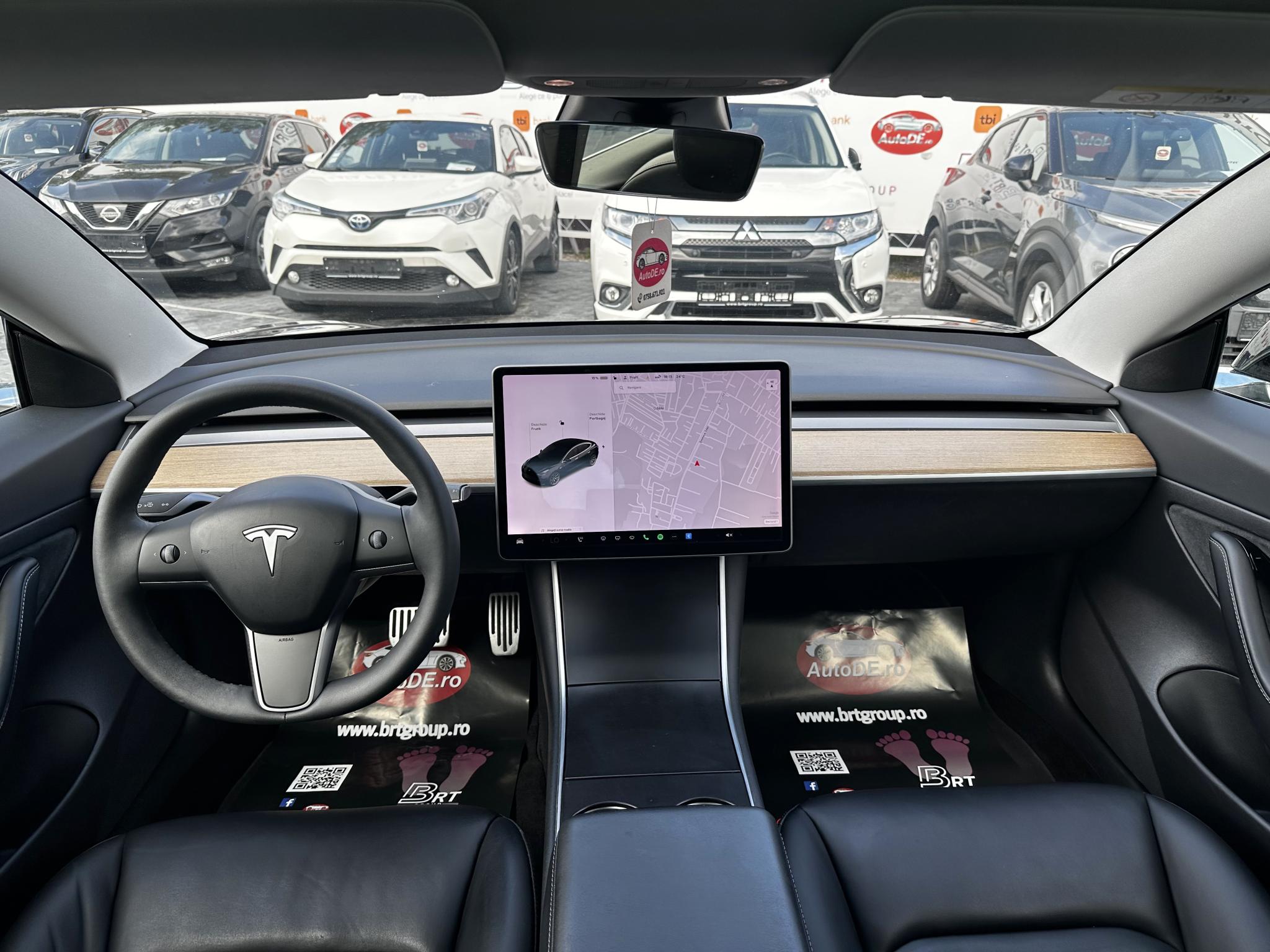 Tesla-Model 3