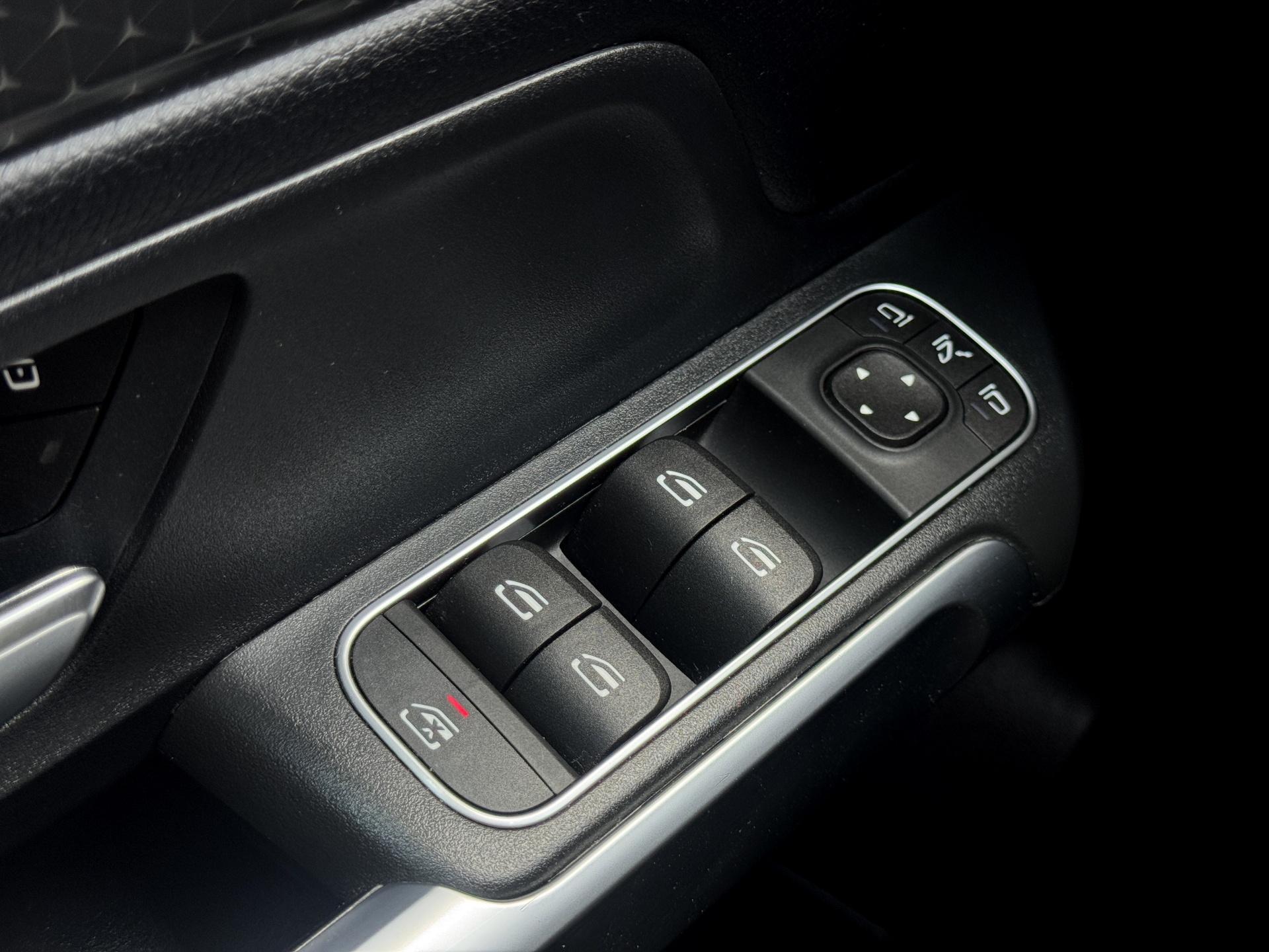 Mercedes-Benz-GLB