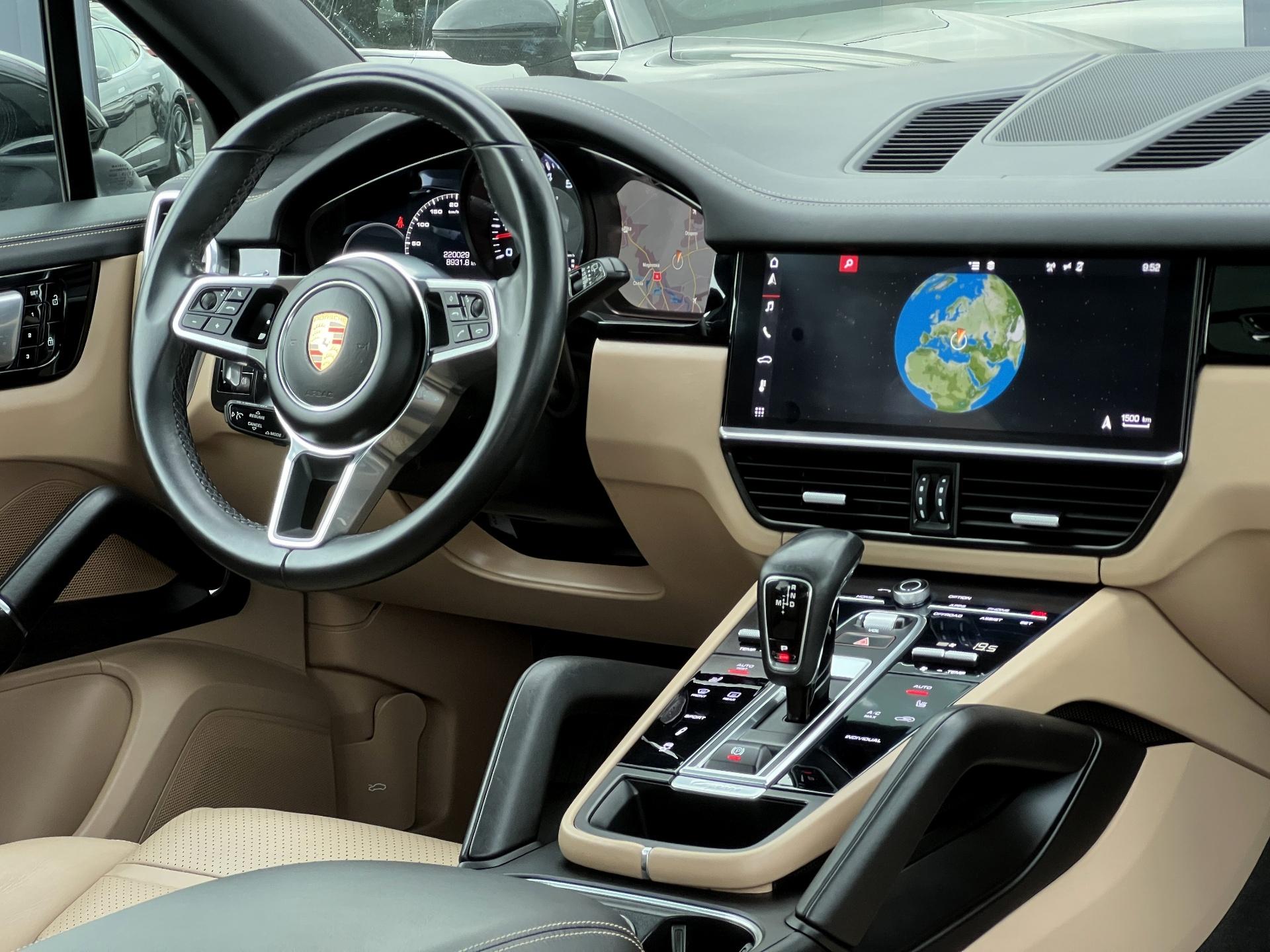 Porsche-Cayenne