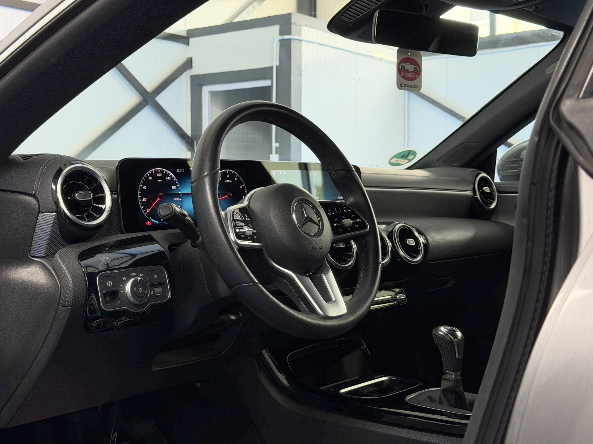 Mercedes-Benz-CLA 180