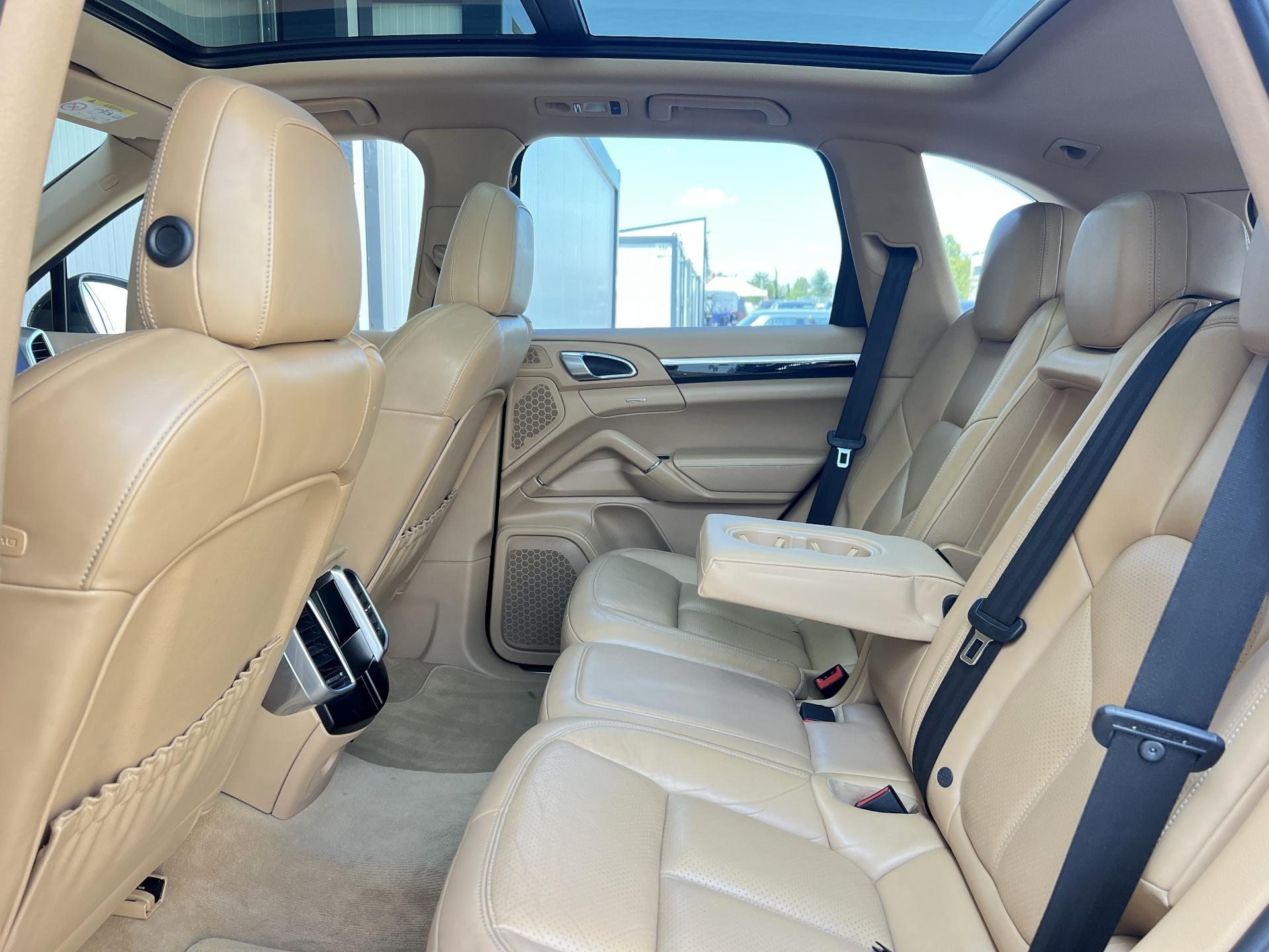 Porsche-Cayenne