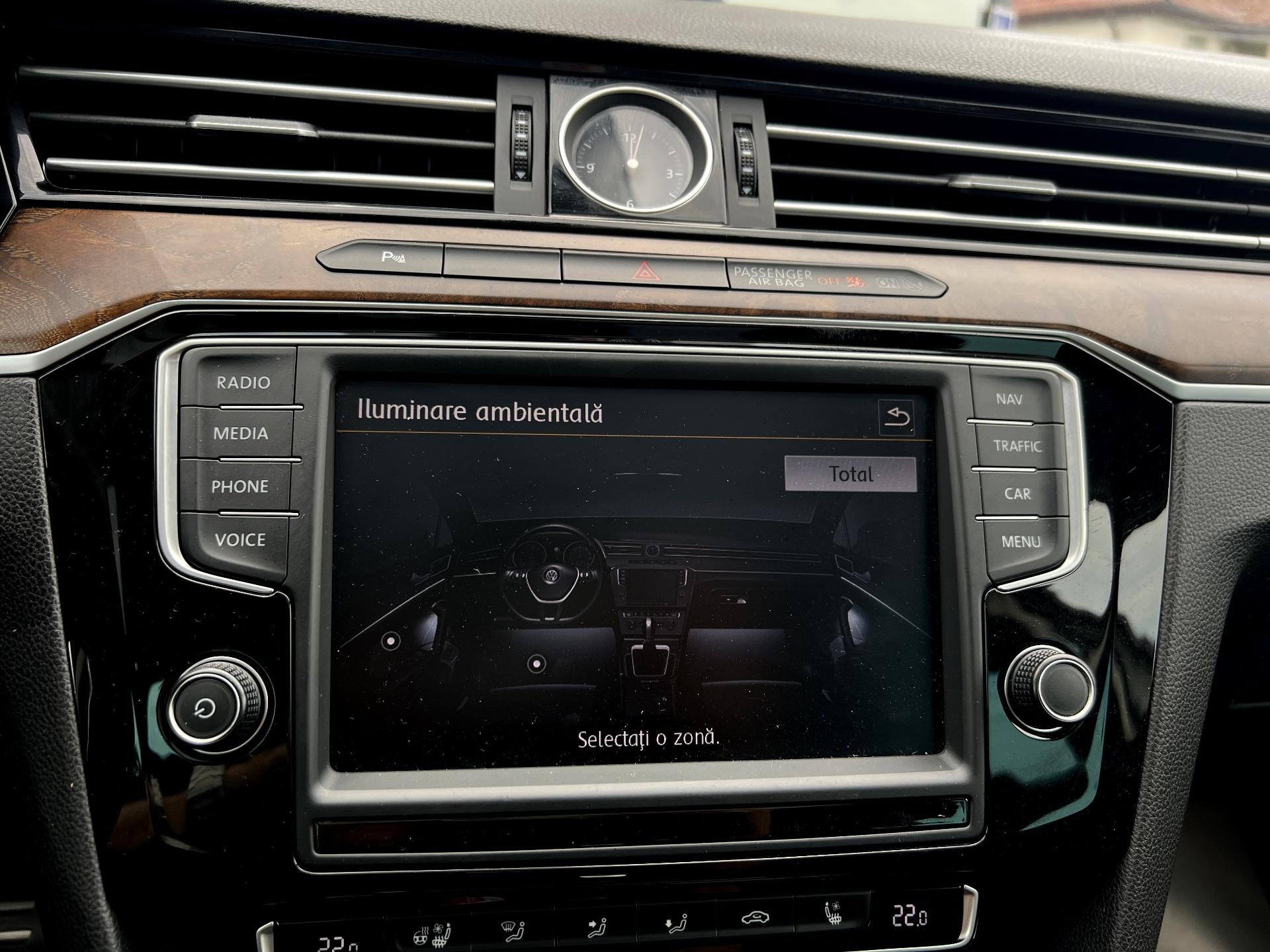 Volkswagen-Passat Alltrack