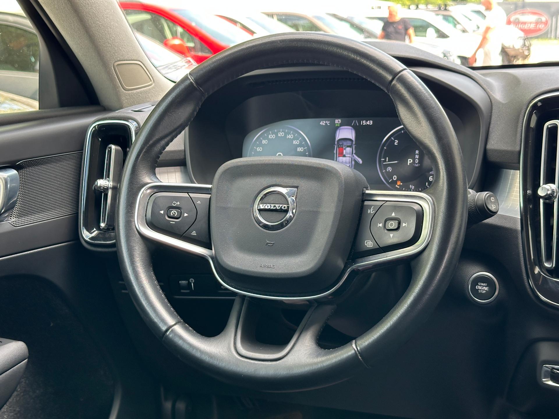 Volvo-XC 40