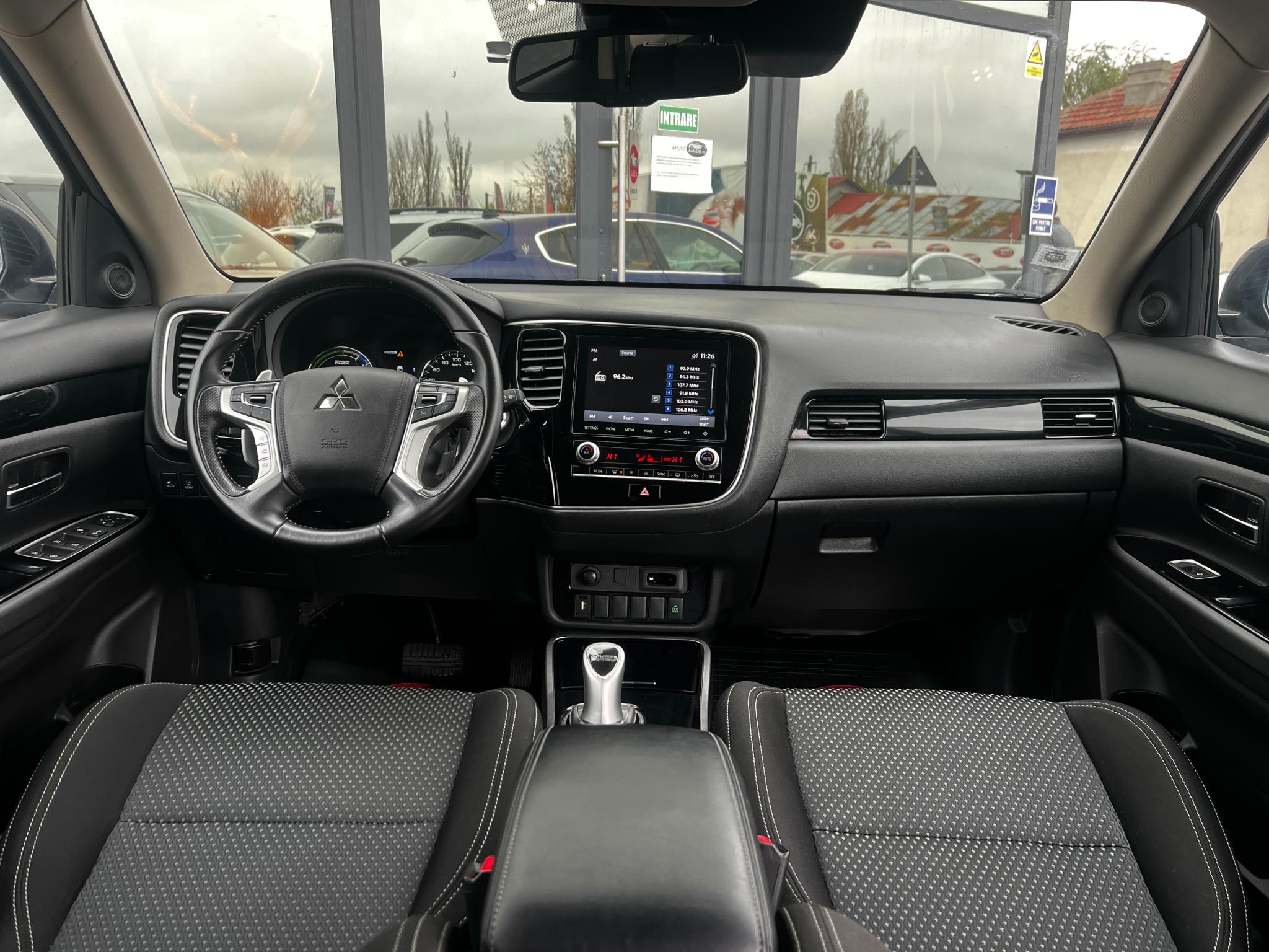 Mitsubishi-Outlander