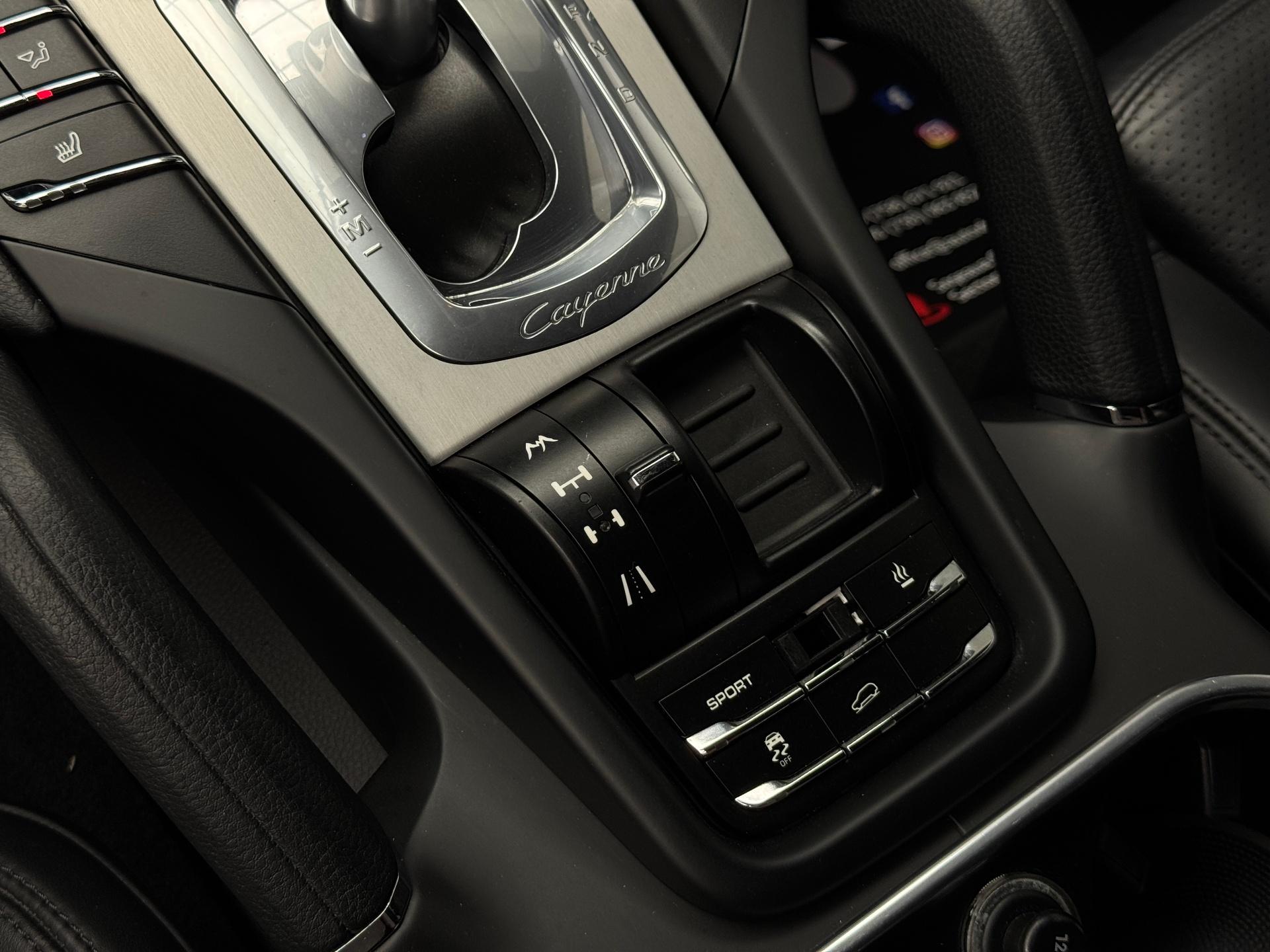 Porsche-Cayenne