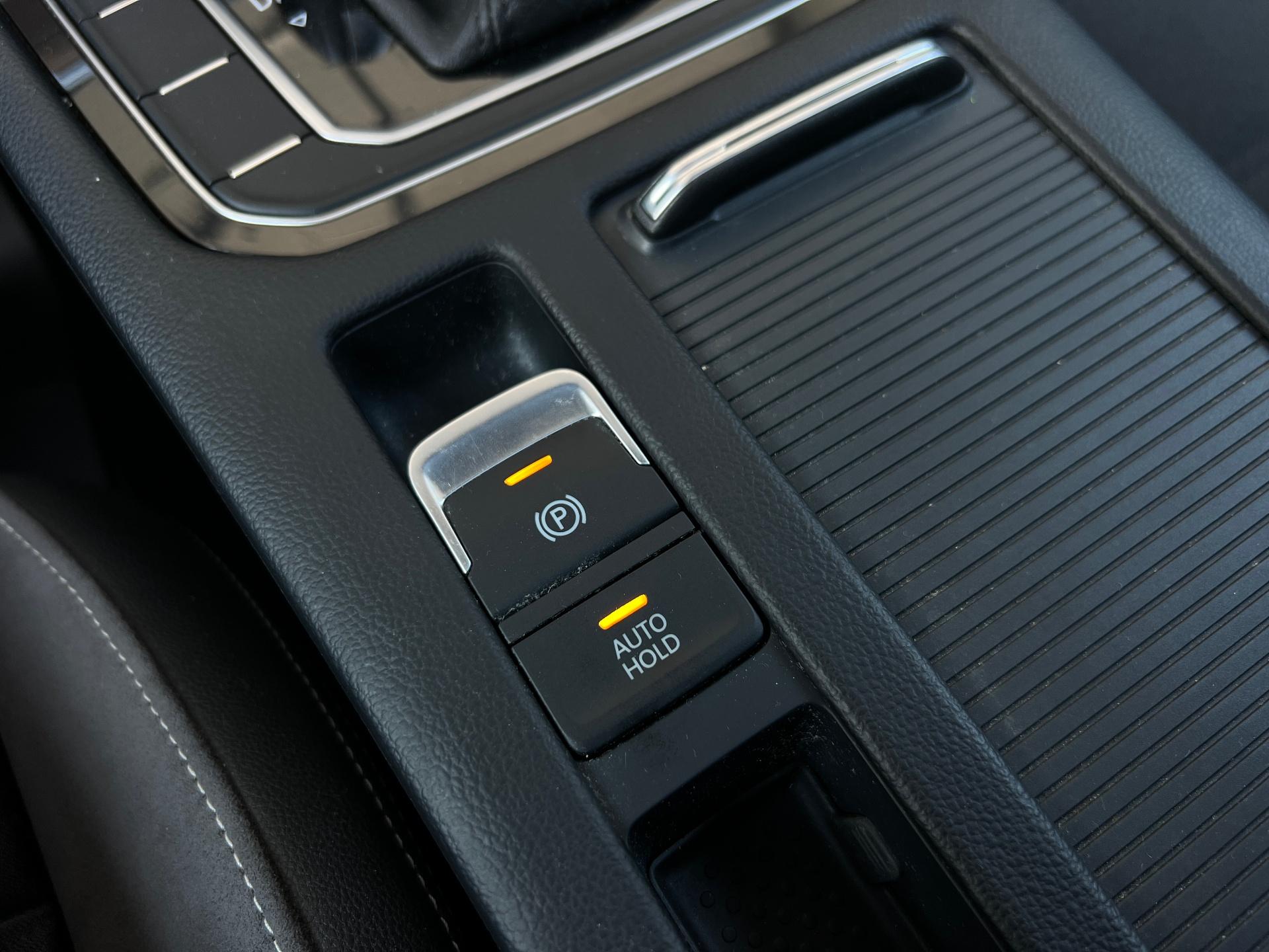 Volkswagen-Passat Alltrack