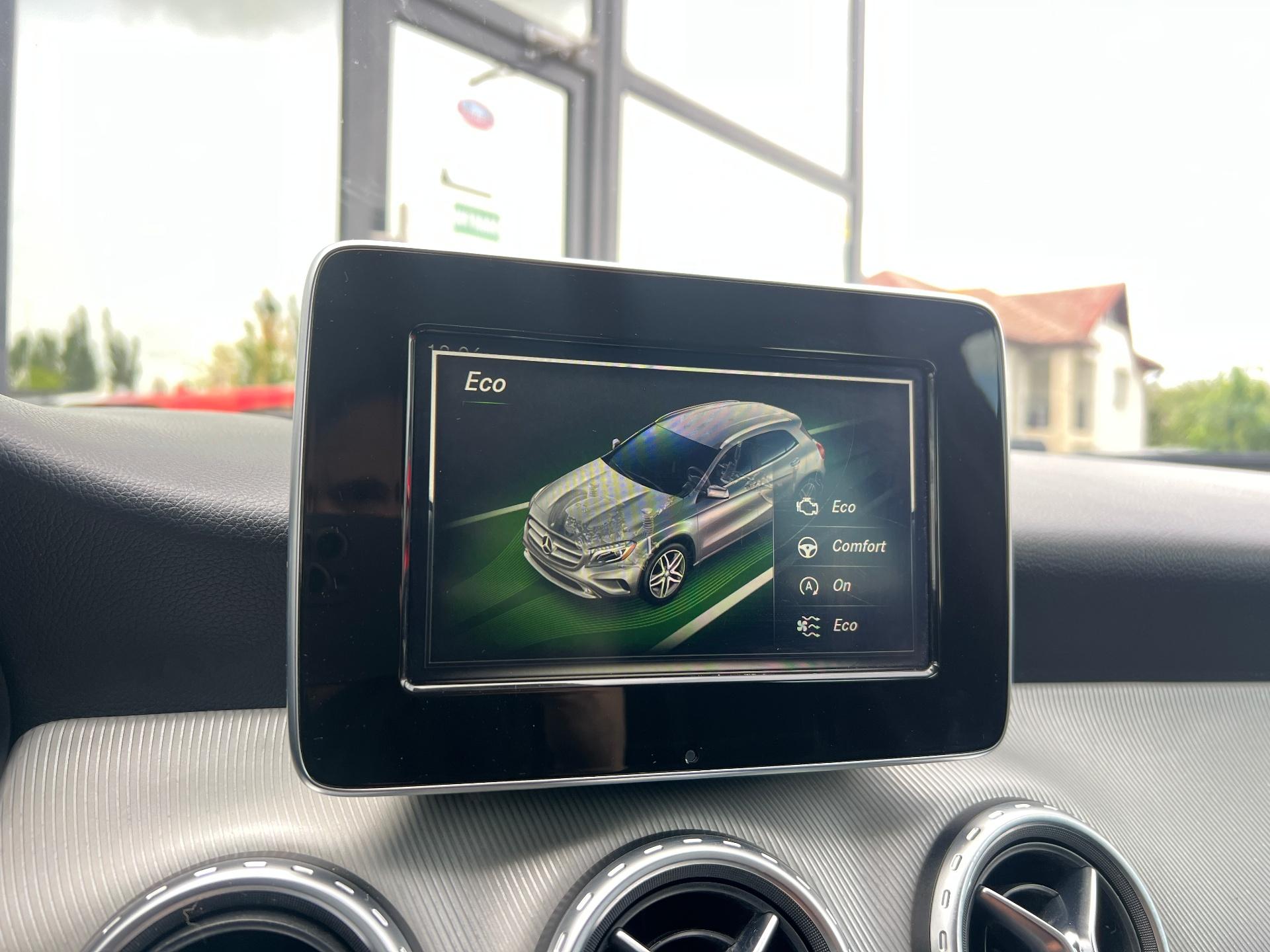 Mercedes-Benz-GLA