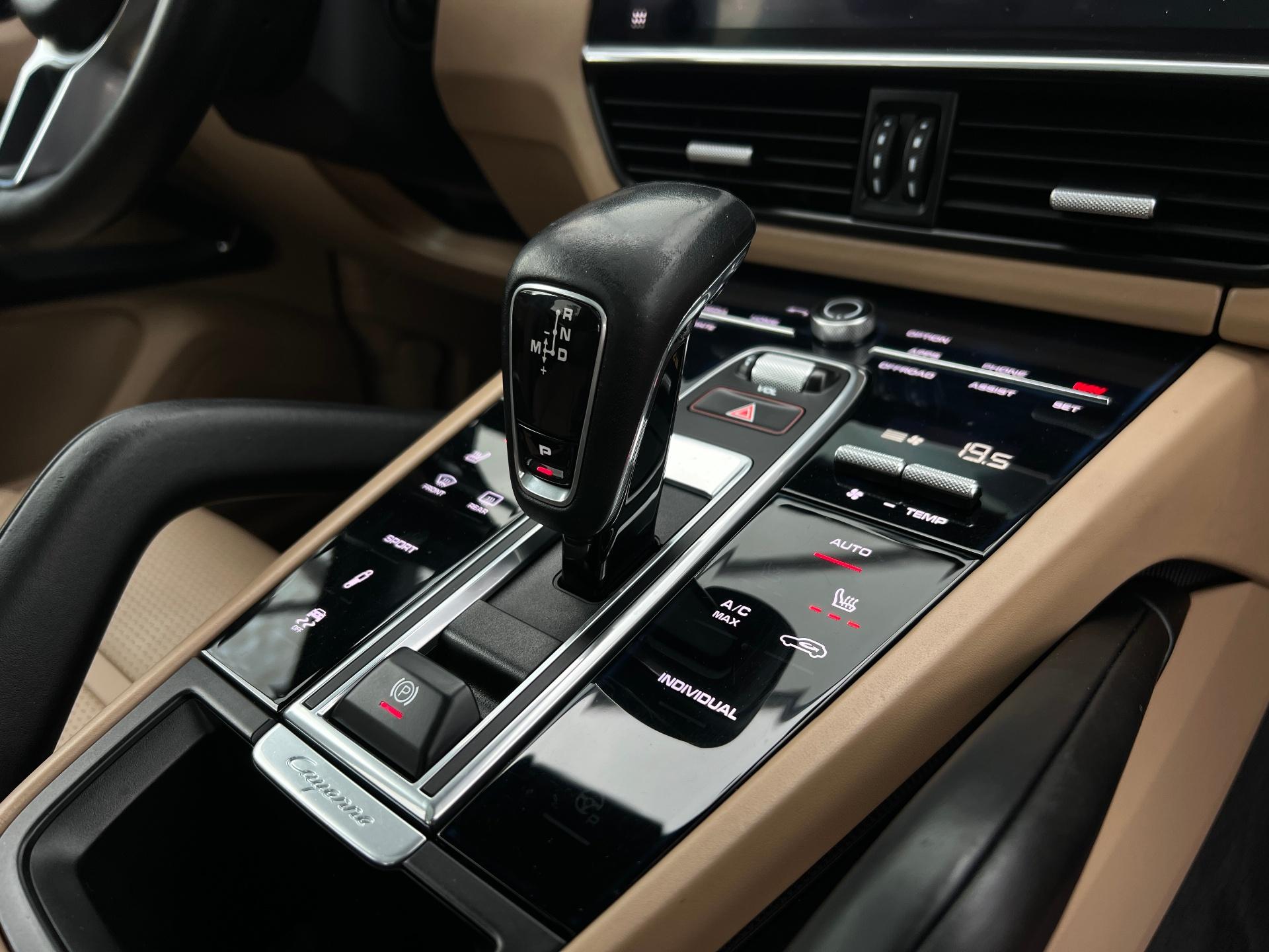Porsche-Cayenne