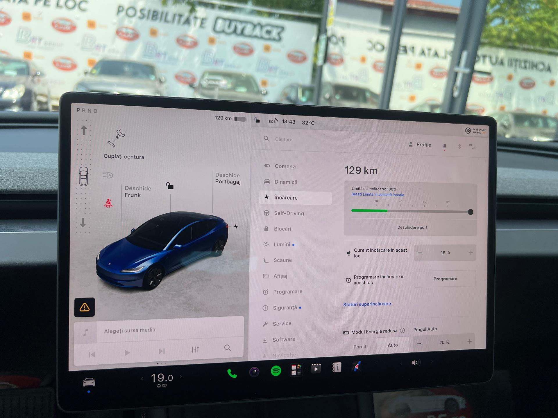 Tesla-Model 3