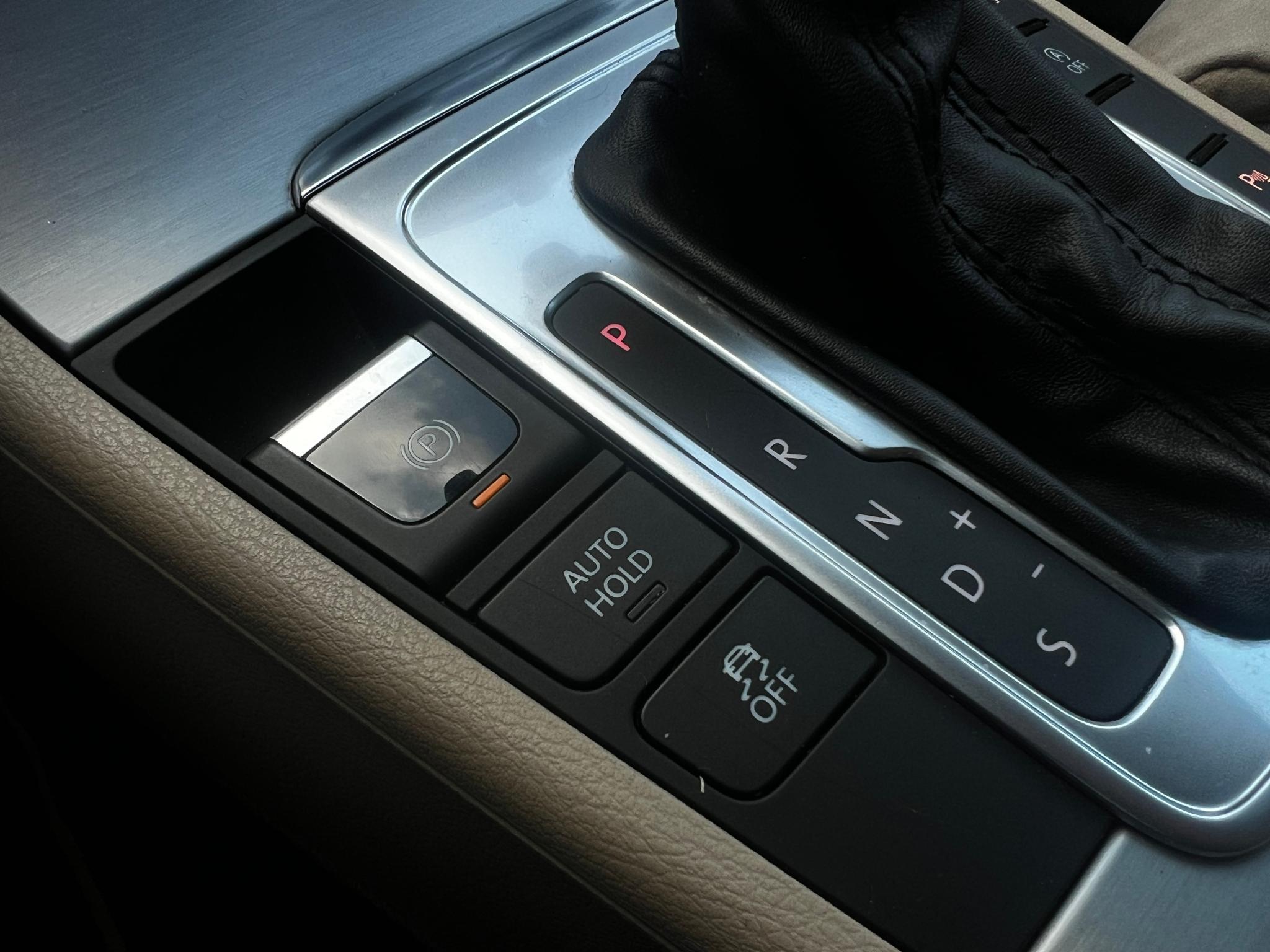 Volkswagen-Passat CC