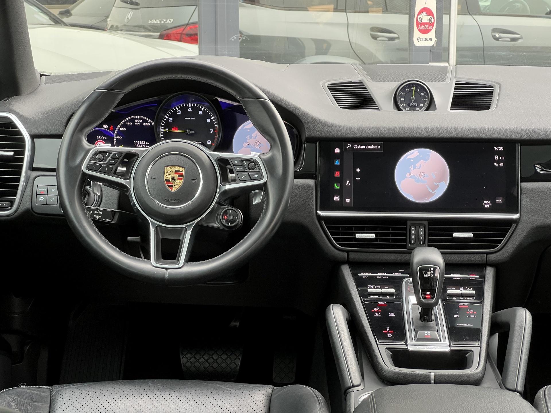 Porsche-Cayenne