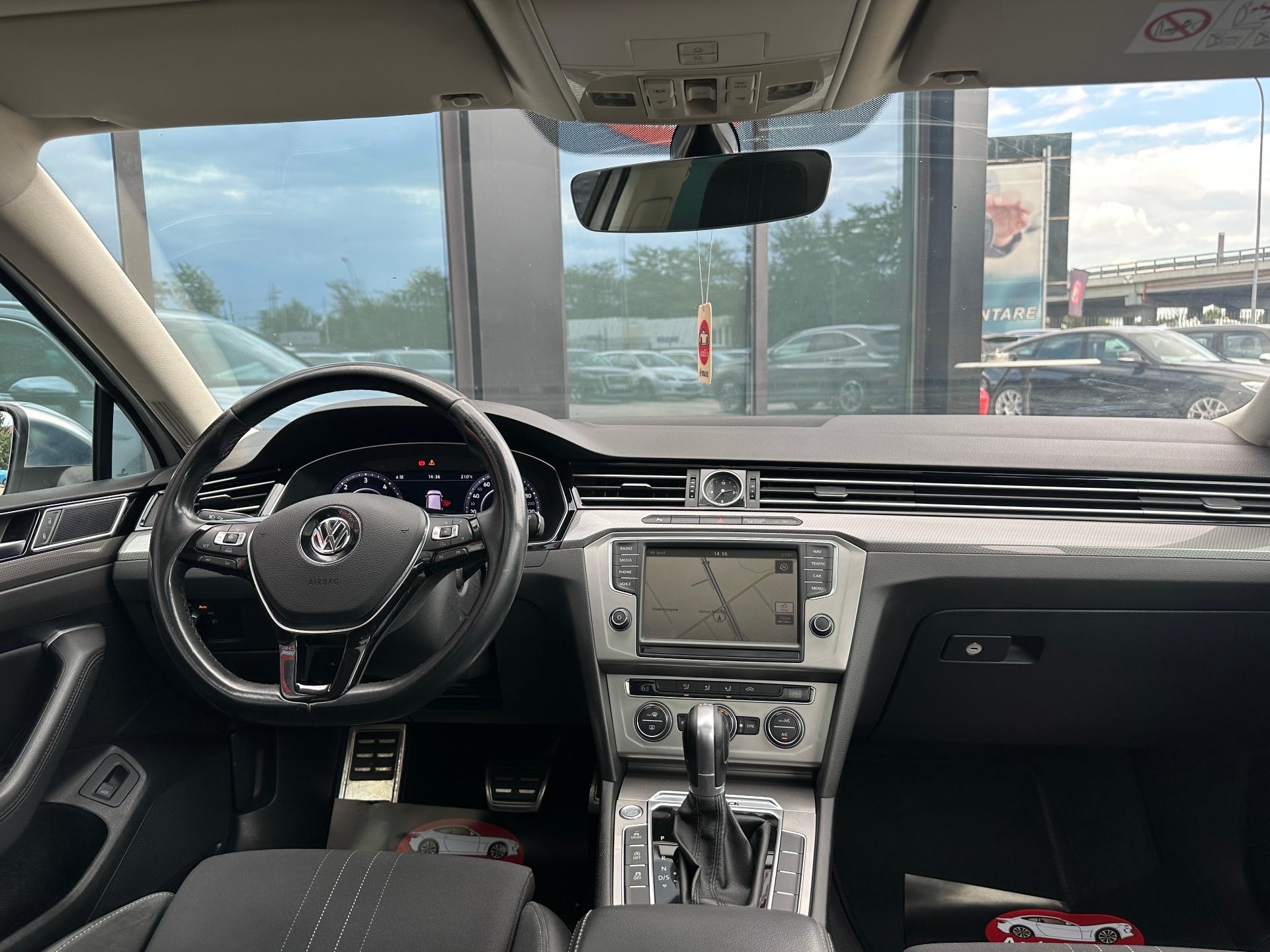 Volkswagen-Passat Alltrack
