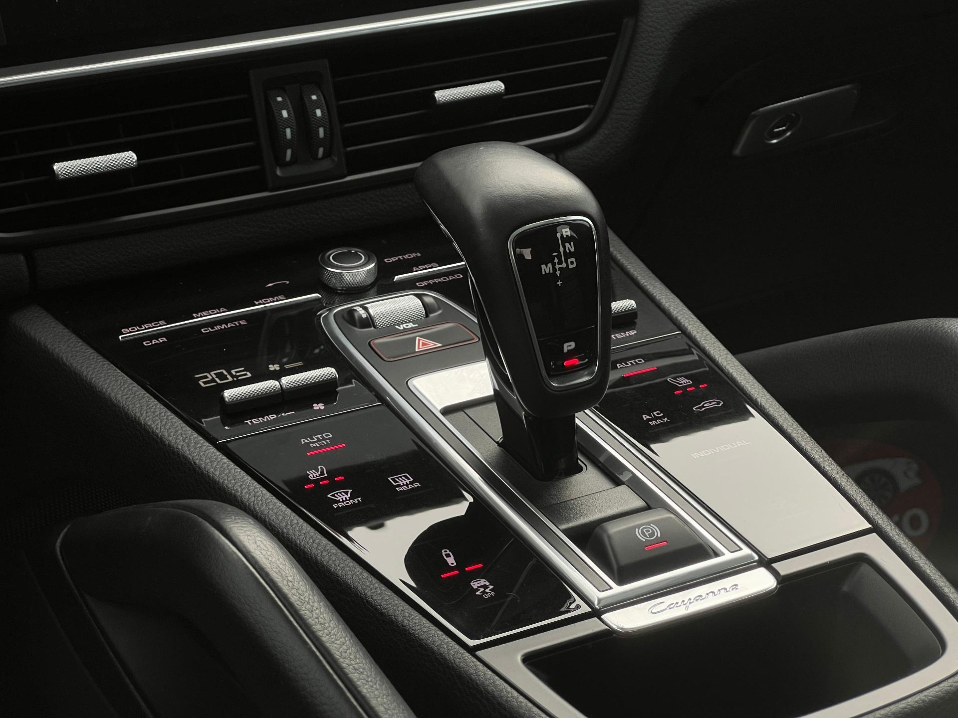 Porsche-Cayenne